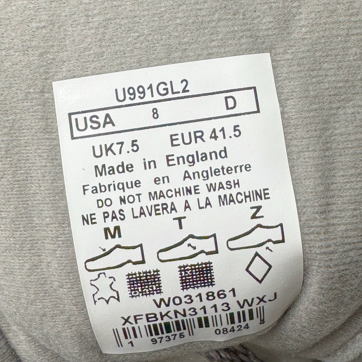 图片[11]-＃K版纯原 New Balance 新百伦NB991总统复古慢跑鞋 鞋身以网眼鞋面结合同色系优质麂皮革构成，鞋舌处点缀 New Balance Made In USA 同色系刺绣标识，彰显鞋款身份。鞋侧点缀银色 \\\”991\\\” 字样，丰富鞋身设计的同时，构建时尚外观。鞋款搭载 ABZORB 缓震系统，通过缓冲和抗压性的结合来吸收冲击力，舒适功能升级。同时搭配泛黄做旧中底，打造丰富层次感，缔造出色复古韵味。尺码：36 37 37.5 38 38.5 39 40 40.5 41.5 42 42.5 43 44 44.5 45-选品中心