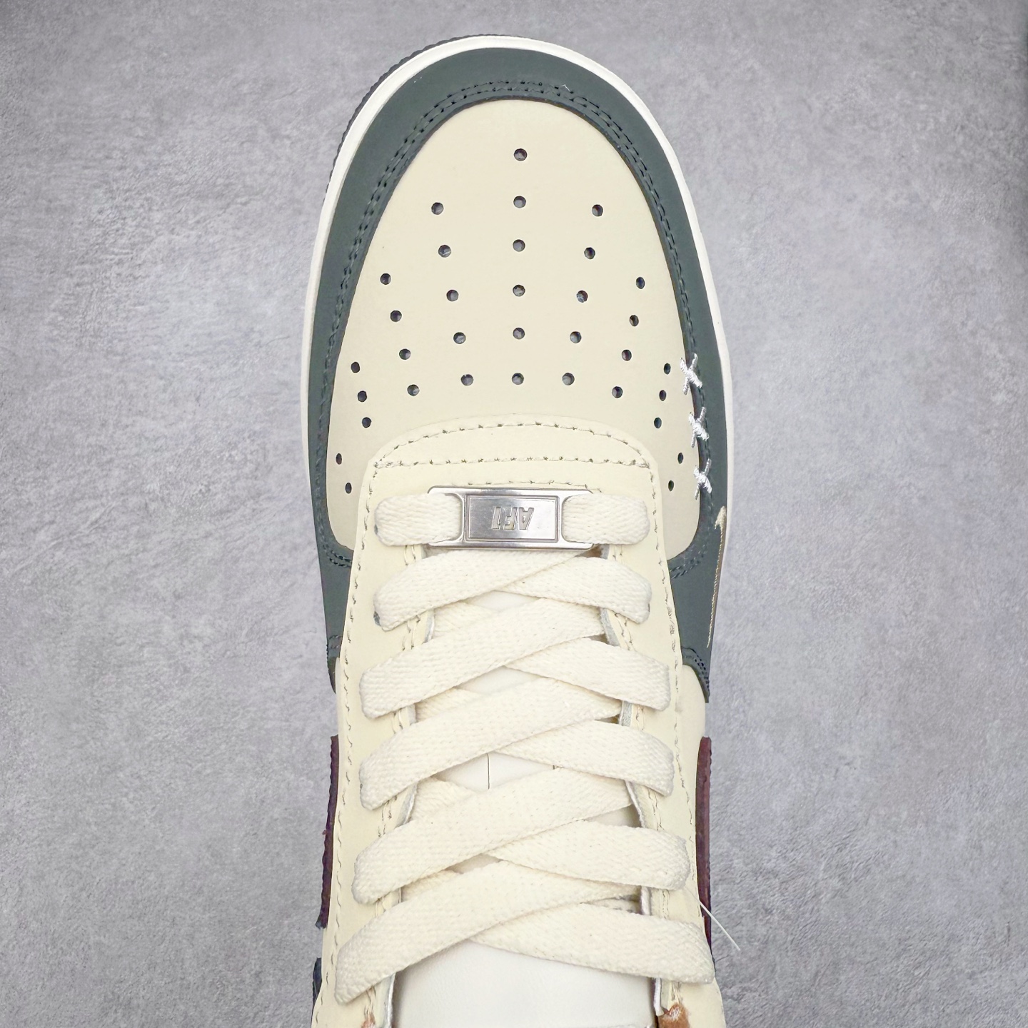 图片[4]-NK Air Force 1´07 Low 空军一号低帮百搭休闲运动板鞋 XX3168-201 柔软、弹性十足的缓震性能和出色的中底设计 横跨复古与现代的外型结合 造就出风靡全球 三十多年的Force 1 直到今天还深受青睐 实拍调校N版已经零色差零失真 百分百还原实物色彩所见即所得 不存在货不对板色差等低级问题 选购参考实物拍摄 不混卖不参货 只用心做好货严格选品 承诺混一赔十 尺码：36 36.5 37.5 38 38.5 39 40 40.5 41 42 42.5 43 44 44.5 45-选品中心