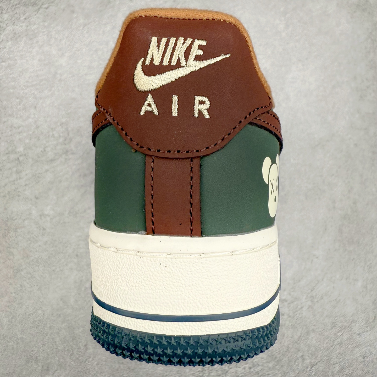 图片[8]-NK Air Force 1´07 Low 空军一号低帮百搭休闲运动板鞋 XX3168-201 柔软、弹性十足的缓震性能和出色的中底设计 横跨复古与现代的外型结合 造就出风靡全球 三十多年的Force 1 直到今天还深受青睐 实拍调校N版已经零色差零失真 百分百还原实物色彩所见即所得 不存在货不对板色差等低级问题 选购参考实物拍摄 不混卖不参货 只用心做好货严格选品 承诺混一赔十 尺码：36 36.5 37.5 38 38.5 39 40 40.5 41 42 42.5 43 44 44.5 45-选品中心