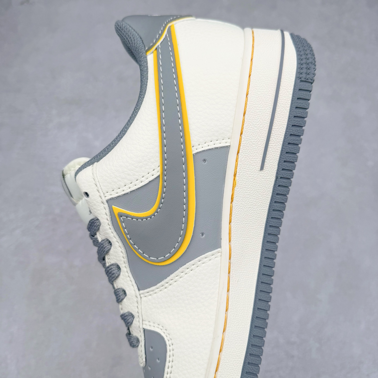 图片[7]-NK Air Force 1´07 Low 空军一号低帮百搭休闲运动板鞋 XX3168-201 柔软、弹性十足的缓震性能和出色的中底设计 横跨复古与现代的外型结合 造就出风靡全球 三十多年的Force 1 直到今天还深受青睐 实拍调校N版已经零色差零失真 百分百还原实物色彩所见即所得 不存在货不对板色差等低级问题 选购参考实物拍摄 不混卖不参货 只用心做好货严格选品 承诺混一赔十 尺码：36 36.5 37.5 38 38.5 39 40 40.5 41 42 42.5 43 44 44.5 45-选品中心