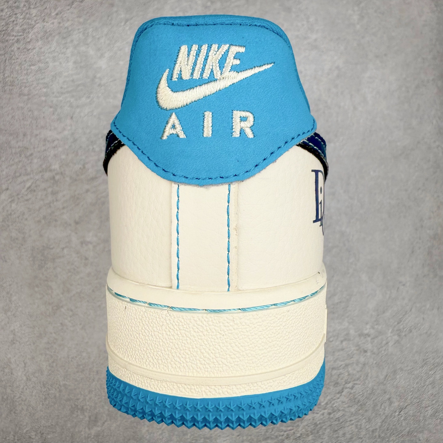 图片[8]-NK Air Force 1´07 Low 空军一号低帮百搭休闲运动板鞋 KK1988-088 柔软、弹性十足的缓震性能和出色的中底设计 横跨复古与现代的外型结合 造就出风靡全球 三十多年的Force 1 直到今天还深受青睐 实拍调校N版已经零色差零失真 百分百还原实物色彩所见即所得 不存在货不对板色差等低级问题 选购参考实物拍摄 不混卖不参货 只用心做好货严格选品 承诺混一赔十 尺码：36 36.5 37.5 38 38.5 39 40 40.5 41 42 42.5 43 44 44.5 45-选品中心