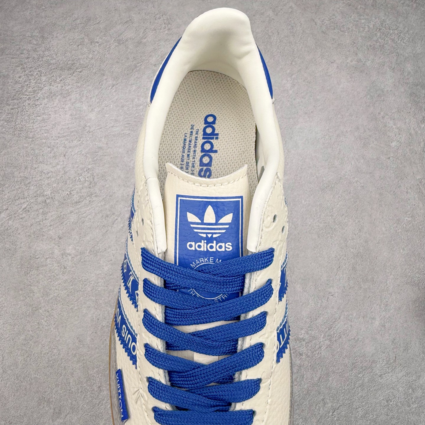 图片[5]-＃C2 AD Original Samba OG 复古经典轻便板鞋 定制配色 XR0005 这款桑巴鞋展示了高质量的工艺 带有装饰的超锁缝制和无缝的手感 柔软、柔软的皮革造型和标志性的3条纹完成了精致的外观 正规合身鞋带 鞋面上有绒面鞋垫 橡胶鞋底 享受正畸套筒软感 自50年代首次亮相以来就一直在赢得粉丝的青睐 尺码：36 36.5 37.5 38 38.5 39 40 40.5 41 42 42.5 43 44 44.5 45-选品中心