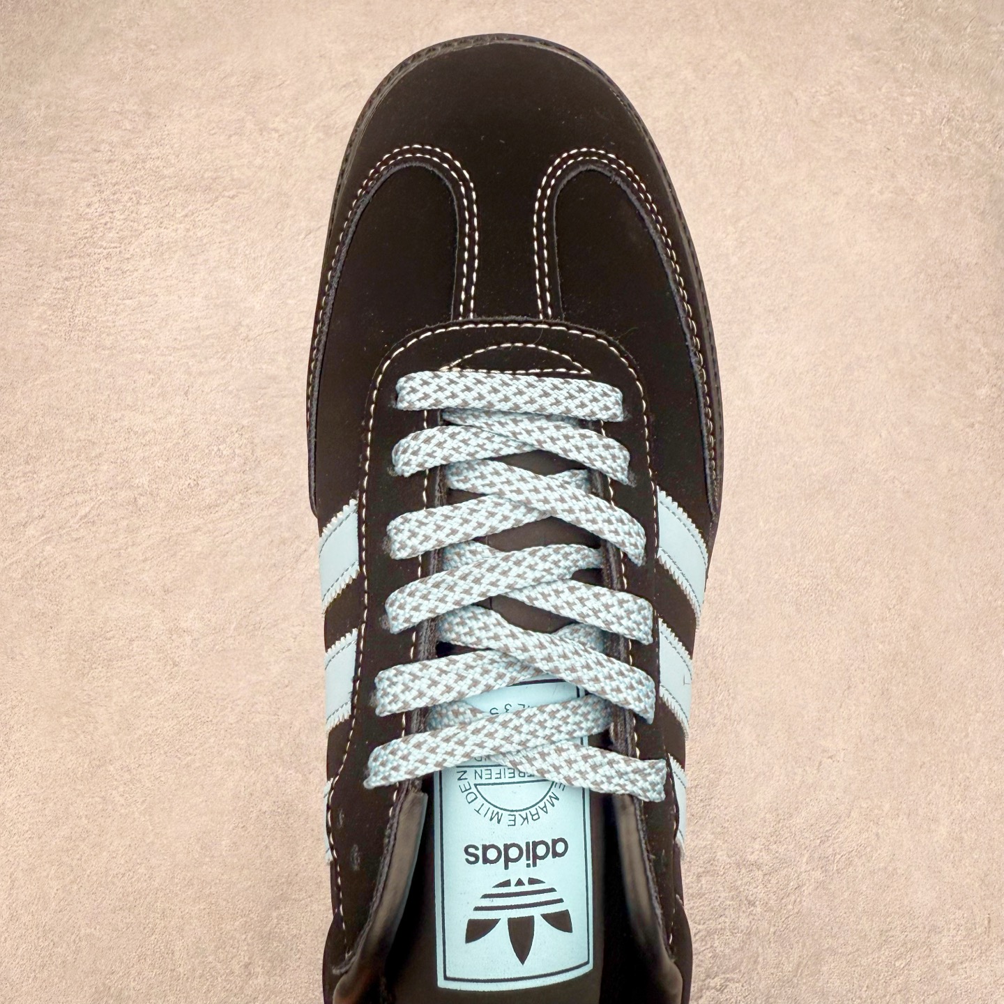 图片[4]-＃C2 AD Original Samba OG 复古经典轻便板鞋 定制配色 XR0003 这款桑巴鞋展示了高质量的工艺 带有装饰的超锁缝制和无缝的手感 柔软、柔软的皮革造型和标志性的3条纹完成了精致的外观 正规合身鞋带 鞋面上有绒面鞋垫 橡胶鞋底 享受正畸套筒软感 自50年代首次亮相以来就一直在赢得粉丝的青睐 尺码：36 36.5 37.5 38 38.5 39 40 40.5 41 42 42.5 43 44 44.5 45-选品中心