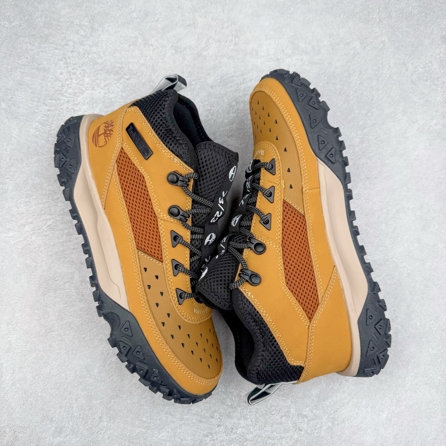 图片[3]-Timberland Greenstride Motion 6 添柏岚防滑耐磨低帮户外功能鞋 简约大方的造型设计，给人以随性休闲的时尚格调，穿着舒适轻便，运动灵活自如，满足日常个性穿搭。Timberland户外品牌最早成立于1918年的美国波士顿，它的成功故事就从第一双防水皮靴Yellow Boots开始。这双具备完全防水机能的靴子瞬间广受好评，他那独创又不失古典的款式，以及大胆使用黄色的崭新风格，吸引了广大消费者的目光。现今仍不改其原有风貌的这双黄靴，就是火遍全球的“大黄靴”。Timberland的高端工艺、实穿耐用等特点让他拥有绝对鞋界地位。尺码：40 41 41.5 42 43 43.5 44 44.5 45 45.5 46-选品中心