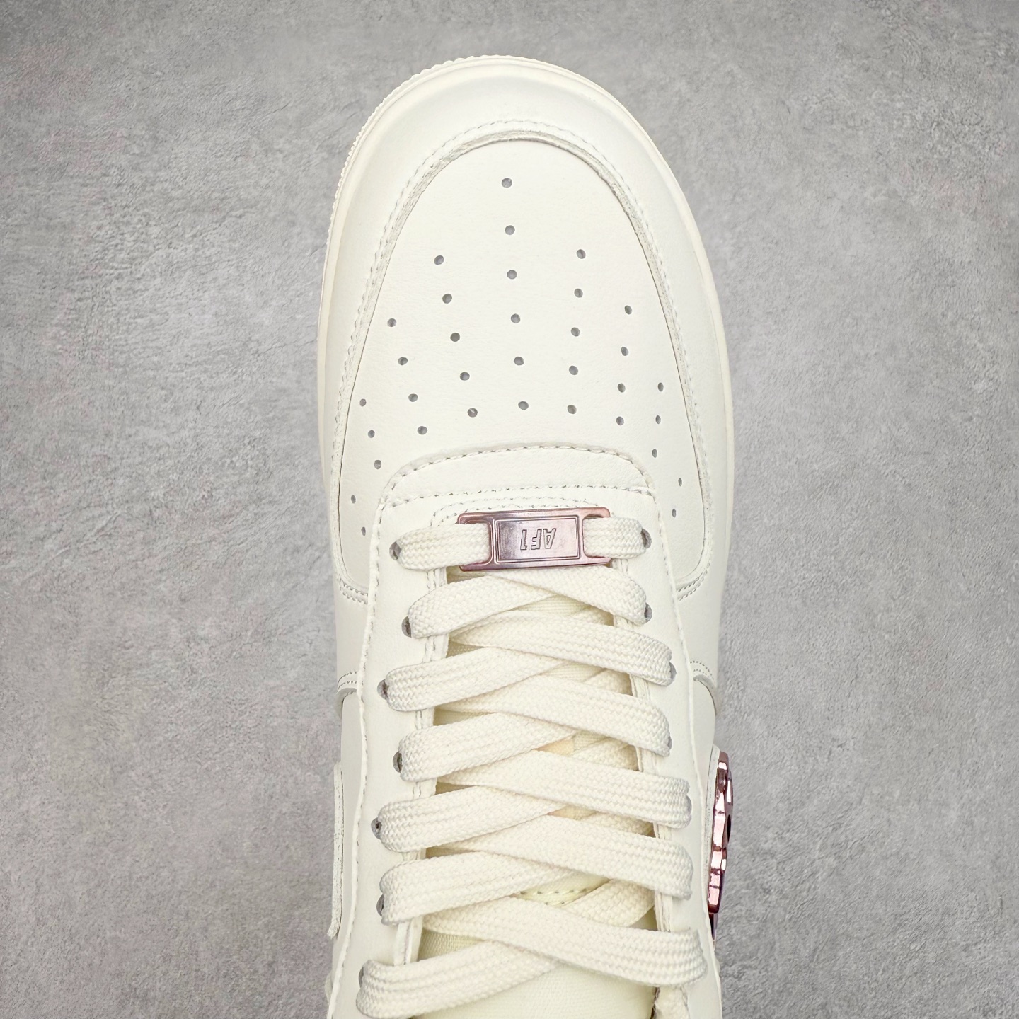 ＃福利特价‼️
NK Air Force 1´07 Low 空军一号低帮百搭休闲运动板鞋 IF1686-