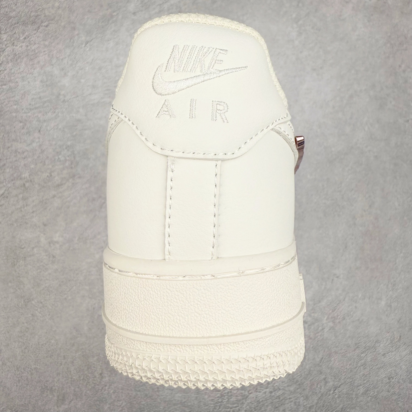 ＃福利特价‼️
NK Air Force 1´07 Low 空军一号低帮百搭休闲运动板鞋 IF1686-
