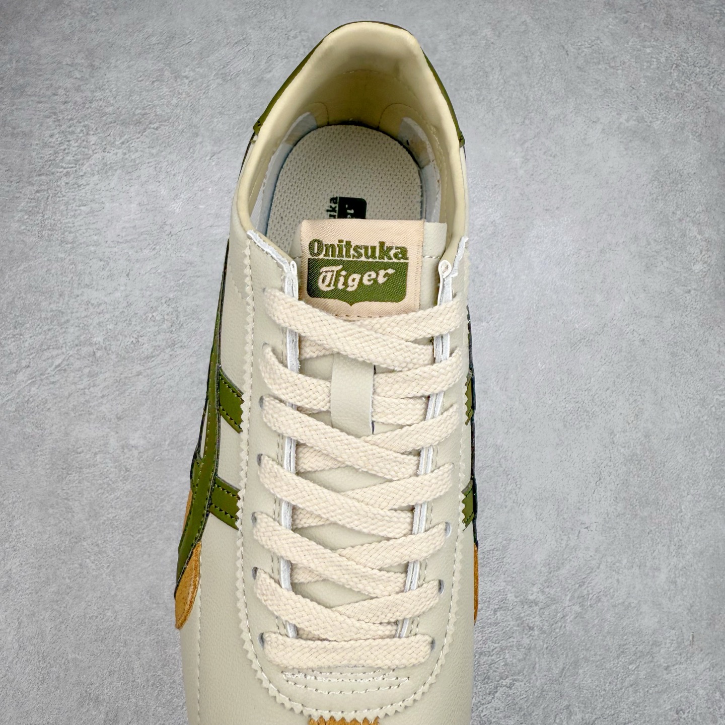 图片[5]-Onitsuka Tiger Runspark 鬼冢虎火星运动系列田径钉复古经典百搭皮革休闲慢跑鞋 鬼塚虎从运动中汲取灵感，并致力于打造融合舒适感受与创新设计的时尚品牌。品牌的设计风格既体现了对传统的致敬，同时也表达了对精致风格和现代创意的推崇。我们提供独具个性的全系列产品，打造从头到脚的整体穿搭。每件产品皆以精湛工艺匠心打造，细节考究，品质出众。尺码：36 37 37.5 38 39 39.5 40.5 41.5 42 42.5 43.5 44 45-选品中心