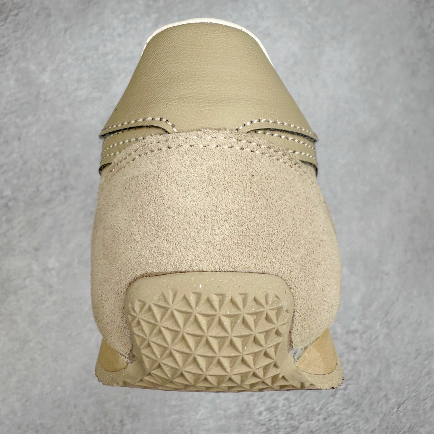 图片[8]-Onitsuka Tiger Runspark 鬼冢虎火星运动系列田径钉复古经典百搭皮革休闲慢跑鞋 鬼塚虎从运动中汲取灵感，并致力于打造融合舒适感受与创新设计的时尚品牌。品牌的设计风格既体现了对传统的致敬，同时也表达了对精致风格和现代创意的推崇。我们提供独具个性的全系列产品，打造从头到脚的整体穿搭。每件产品皆以精湛工艺匠心打造，细节考究，品质出众。尺码：36 37 37.5 38 39 39.5 40.5 41.5 42 42.5 43.5 44 45-选品中心