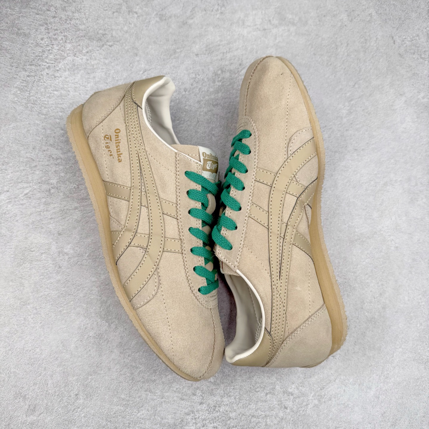 图片[3]-Onitsuka Tiger Runspark 鬼冢虎火星运动系列田径钉复古经典百搭皮革休闲慢跑鞋 鬼塚虎从运动中汲取灵感，并致力于打造融合舒适感受与创新设计的时尚品牌。品牌的设计风格既体现了对传统的致敬，同时也表达了对精致风格和现代创意的推崇。我们提供独具个性的全系列产品，打造从头到脚的整体穿搭。每件产品皆以精湛工艺匠心打造，细节考究，品质出众。尺码：36 37 37.5 38 39 39.5 40.5 41.5 42 42.5 43.5 44 45-选品中心