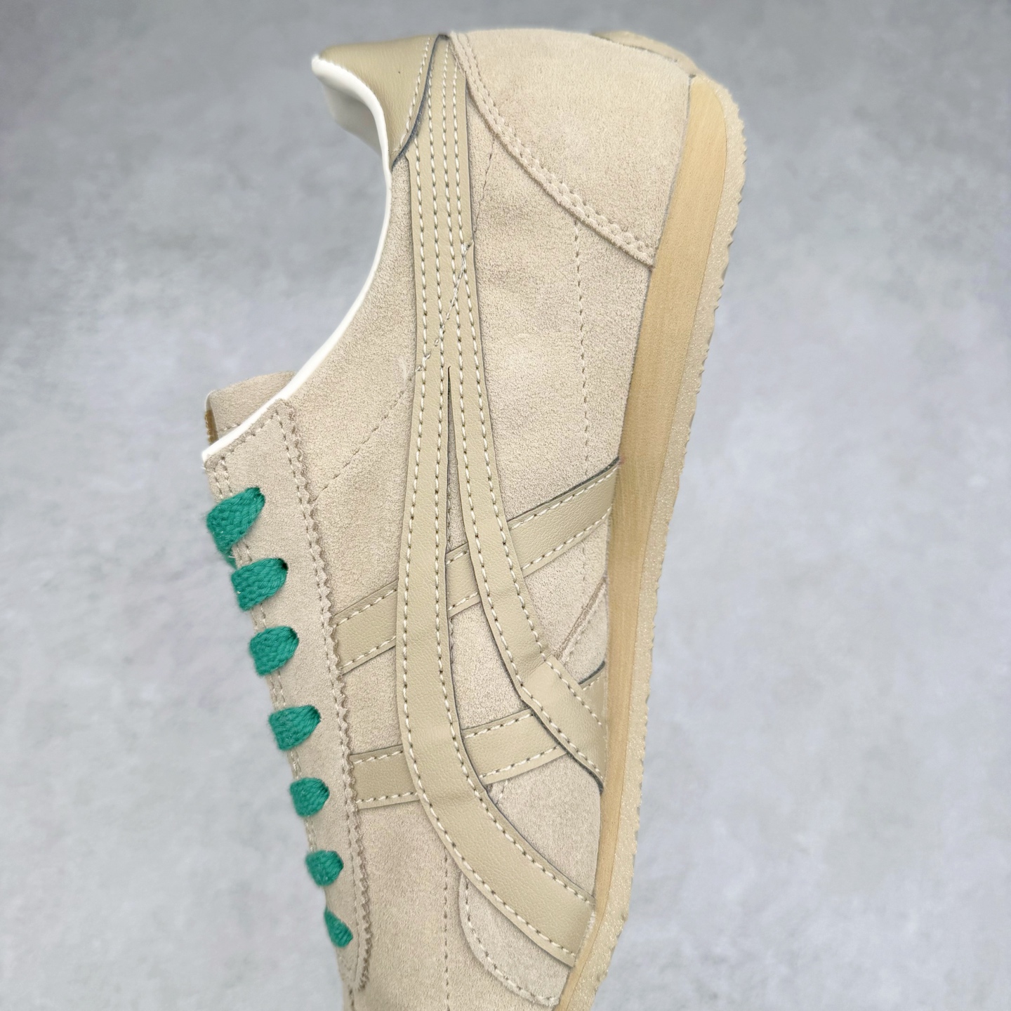 图片[7]-Onitsuka Tiger Runspark 鬼冢虎火星运动系列田径钉复古经典百搭皮革休闲慢跑鞋 鬼塚虎从运动中汲取灵感，并致力于打造融合舒适感受与创新设计的时尚品牌。品牌的设计风格既体现了对传统的致敬，同时也表达了对精致风格和现代创意的推崇。我们提供独具个性的全系列产品，打造从头到脚的整体穿搭。每件产品皆以精湛工艺匠心打造，细节考究，品质出众。尺码：36 37 37.5 38 39 39.5 40.5 41.5 42 42.5 43.5 44 45-选品中心