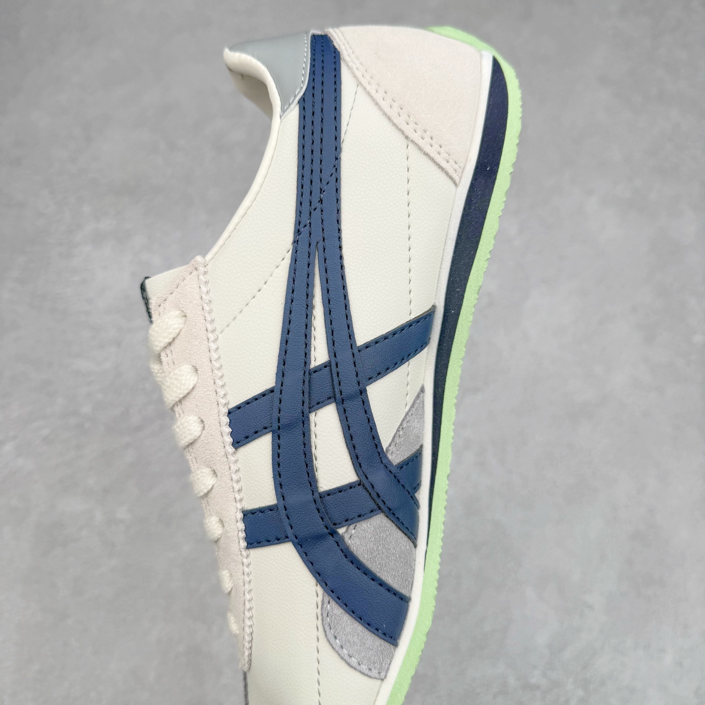 图片[7]-Onitsuka Tiger Runspark 鬼冢虎火星运动系列田径钉复古经典百搭皮革休闲慢跑鞋 鬼塚虎从运动中汲取灵感，并致力于打造融合舒适感受与创新设计的时尚品牌。品牌的设计风格既体现了对传统的致敬，同时也表达了对精致风格和现代创意的推崇。我们提供独具个性的全系列产品，打造从头到脚的整体穿搭。每件产品皆以精湛工艺匠心打造，细节考究，品质出众。尺码：36 37 37.5 38 39 39.5 40.5 41.5 42 42.5 43.5 44 45-选品中心