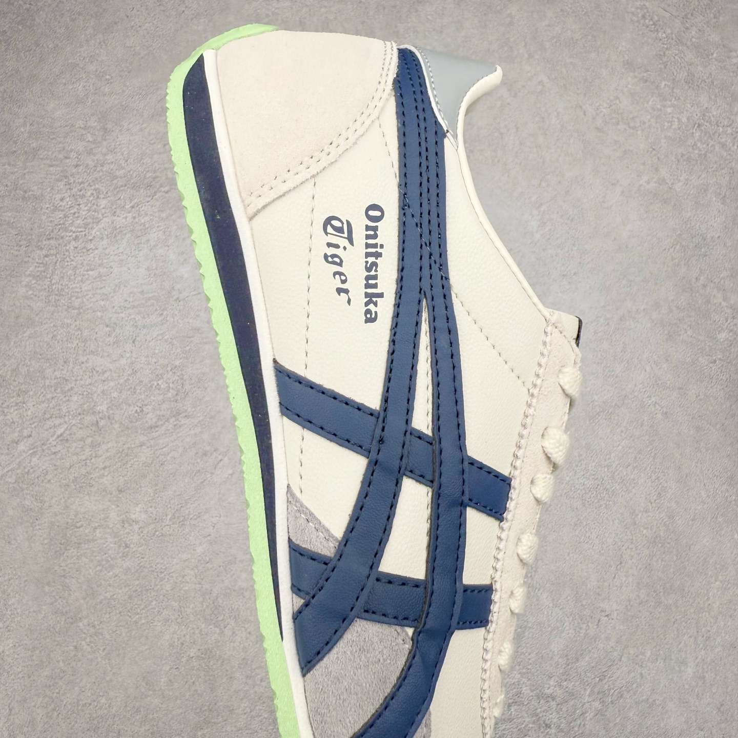 图片[6]-Onitsuka Tiger Runspark 鬼冢虎火星运动系列田径钉复古经典百搭皮革休闲慢跑鞋 鬼塚虎从运动中汲取灵感，并致力于打造融合舒适感受与创新设计的时尚品牌。品牌的设计风格既体现了对传统的致敬，同时也表达了对精致风格和现代创意的推崇。我们提供独具个性的全系列产品，打造从头到脚的整体穿搭。每件产品皆以精湛工艺匠心打造，细节考究，品质出众。尺码：36 37 37.5 38 39 39.5 40.5 41.5 42 42.5 43.5 44 45-选品中心