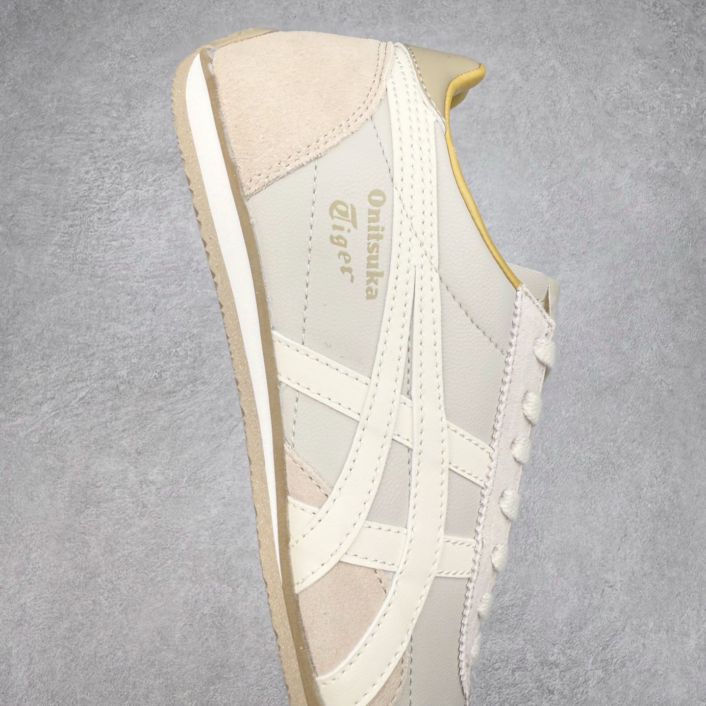 图片[6]-Onitsuka Tiger Runspark 鬼冢虎火星运动系列田径钉复古经典百搭皮革休闲慢跑鞋 鬼塚虎从运动中汲取灵感，并致力于打造融合舒适感受与创新设计的时尚品牌。品牌的设计风格既体现了对传统的致敬，同时也表达了对精致风格和现代创意的推崇。我们提供独具个性的全系列产品，打造从头到脚的整体穿搭。每件产品皆以精湛工艺匠心打造，细节考究，品质出众。尺码：36 37 37.5 38 39 39.5 40.5 41.5 42 42.5 43.5 44 45-选品中心