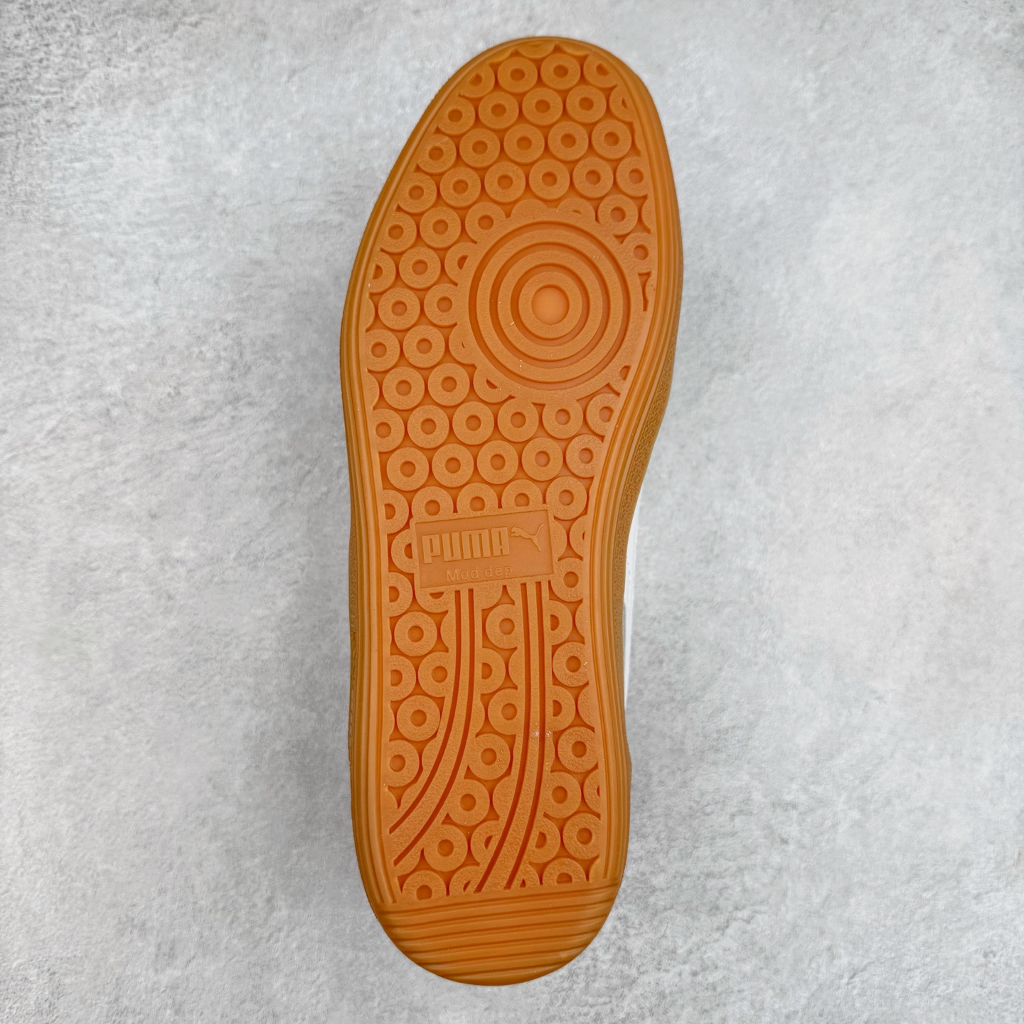 图片[9]-PUMA Palermo Trainer 彪马防滑耐磨低帮德训休闲板鞋 简约又不失设计巧思的帅气风格让它轻松驾驭日常休闲或滑板场合 运动兼具匠心 细节彰显品质 衬垫边缘以提供支撑和灵活性 强化鞋头以承受持续的磨损 耐磨性强 稳定性高 抓地更牢 不易打滑 尺码： 35 36 36.5 37.5 38 38.5 39 40 40.5 41 42 42.5 43 44 45-选品中心