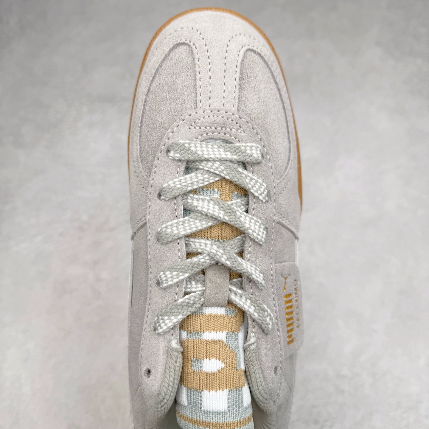 图片[4]-PUMA Palermo Trainer 彪马防滑耐磨低帮德训休闲板鞋 简约又不失设计巧思的帅气风格让它轻松驾驭日常休闲或滑板场合 运动兼具匠心 细节彰显品质 衬垫边缘以提供支撑和灵活性 强化鞋头以承受持续的磨损 耐磨性强 稳定性高 抓地更牢 不易打滑 尺码： 35 36 36.5 37.5 38 38.5 39 40 40.5 41 42 42.5 43 44 45-选品中心