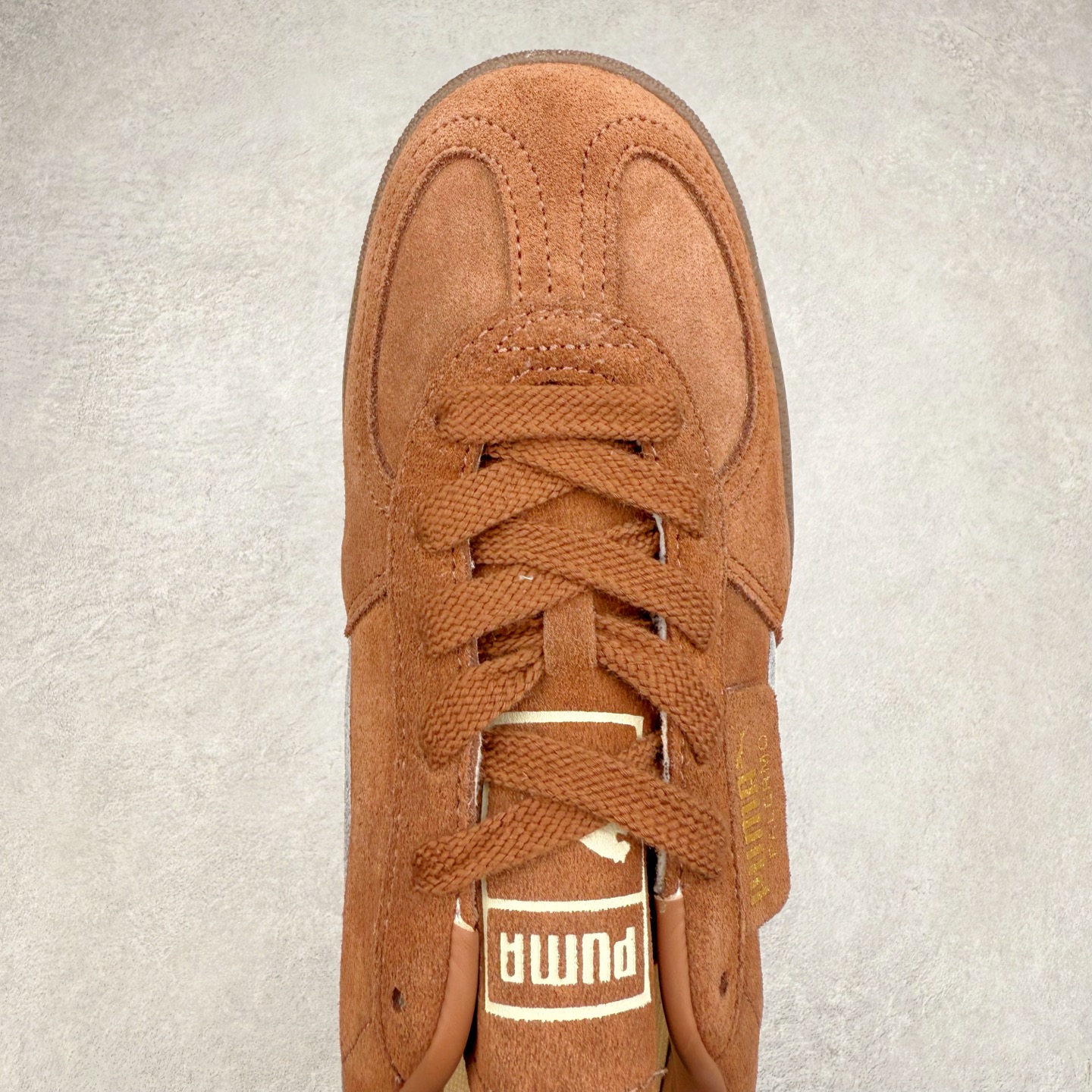 图片[4]-PUMA Palermo Trainer 彪马防滑耐磨低帮德训休闲板鞋 简约又不失设计巧思的帅气风格让它轻松驾驭日常休闲或滑板场合 运动兼具匠心 细节彰显品质 衬垫边缘以提供支撑和灵活性 强化鞋头以承受持续的磨损 耐磨性强 稳定性高 抓地更牢 不易打滑 尺码： 35 36 36.5 37.5 38 38.5 39 40 40.5 41 42 42.5 43 44 45-选品中心