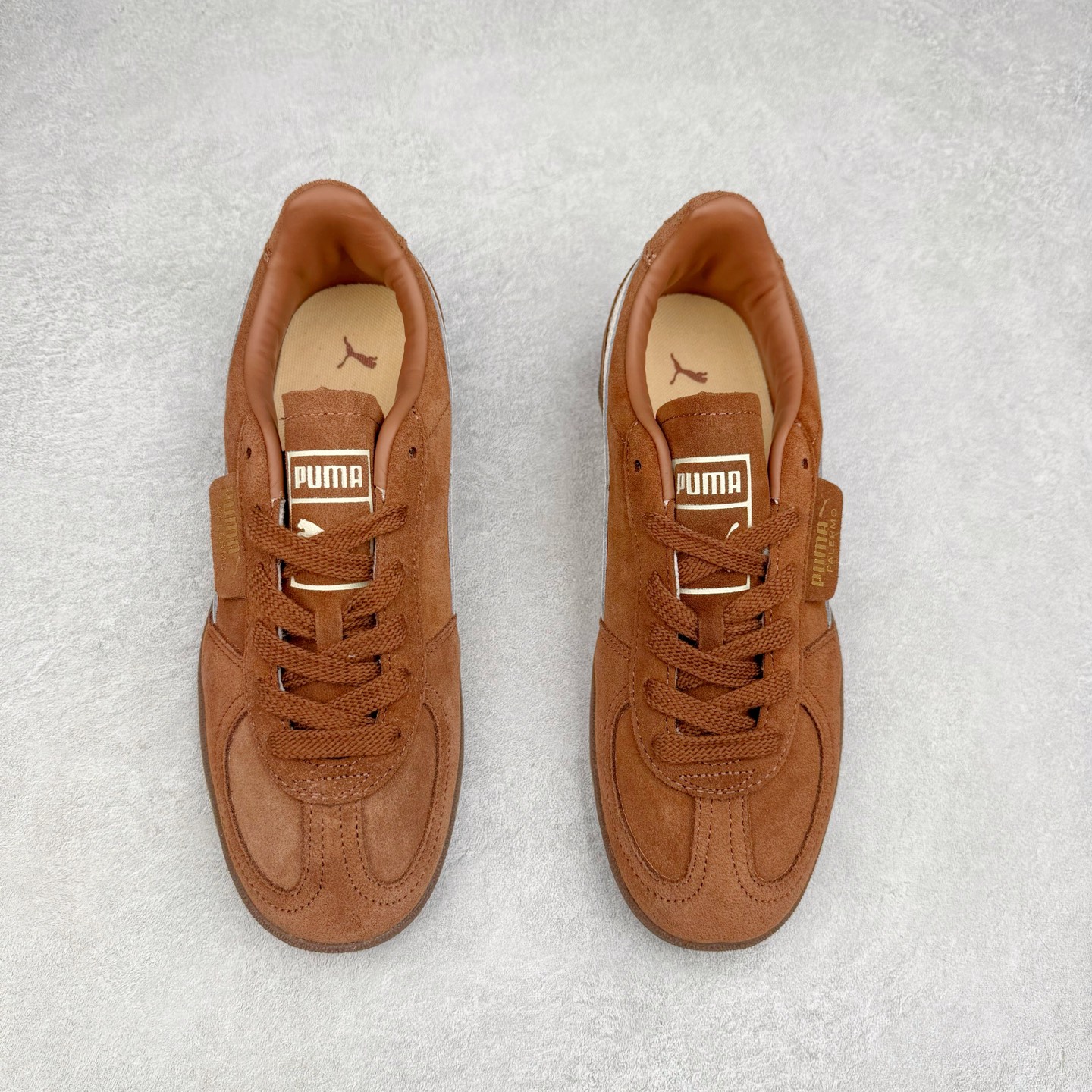 图片[2]-PUMA Palermo Trainer 彪马防滑耐磨低帮德训休闲板鞋 简约又不失设计巧思的帅气风格让它轻松驾驭日常休闲或滑板场合 运动兼具匠心 细节彰显品质 衬垫边缘以提供支撑和灵活性 强化鞋头以承受持续的磨损 耐磨性强 稳定性高 抓地更牢 不易打滑 尺码： 35 36 36.5 37.5 38 38.5 39 40 40.5 41 42 42.5 43 44 45-选品中心