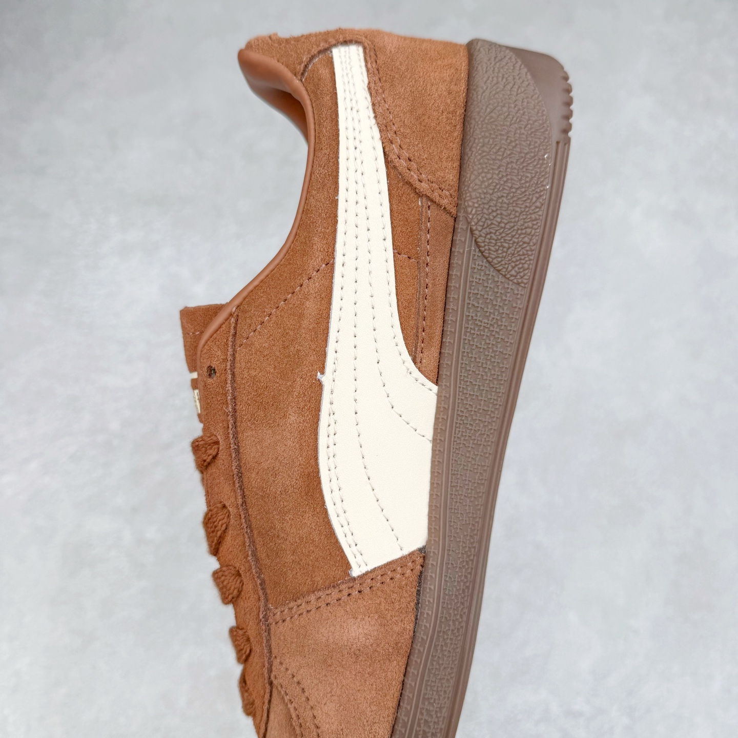 图片[7]-PUMA Palermo Trainer 彪马防滑耐磨低帮德训休闲板鞋 简约又不失设计巧思的帅气风格让它轻松驾驭日常休闲或滑板场合 运动兼具匠心 细节彰显品质 衬垫边缘以提供支撑和灵活性 强化鞋头以承受持续的磨损 耐磨性强 稳定性高 抓地更牢 不易打滑 尺码： 35 36 36.5 37.5 38 38.5 39 40 40.5 41 42 42.5 43 44 45-选品中心