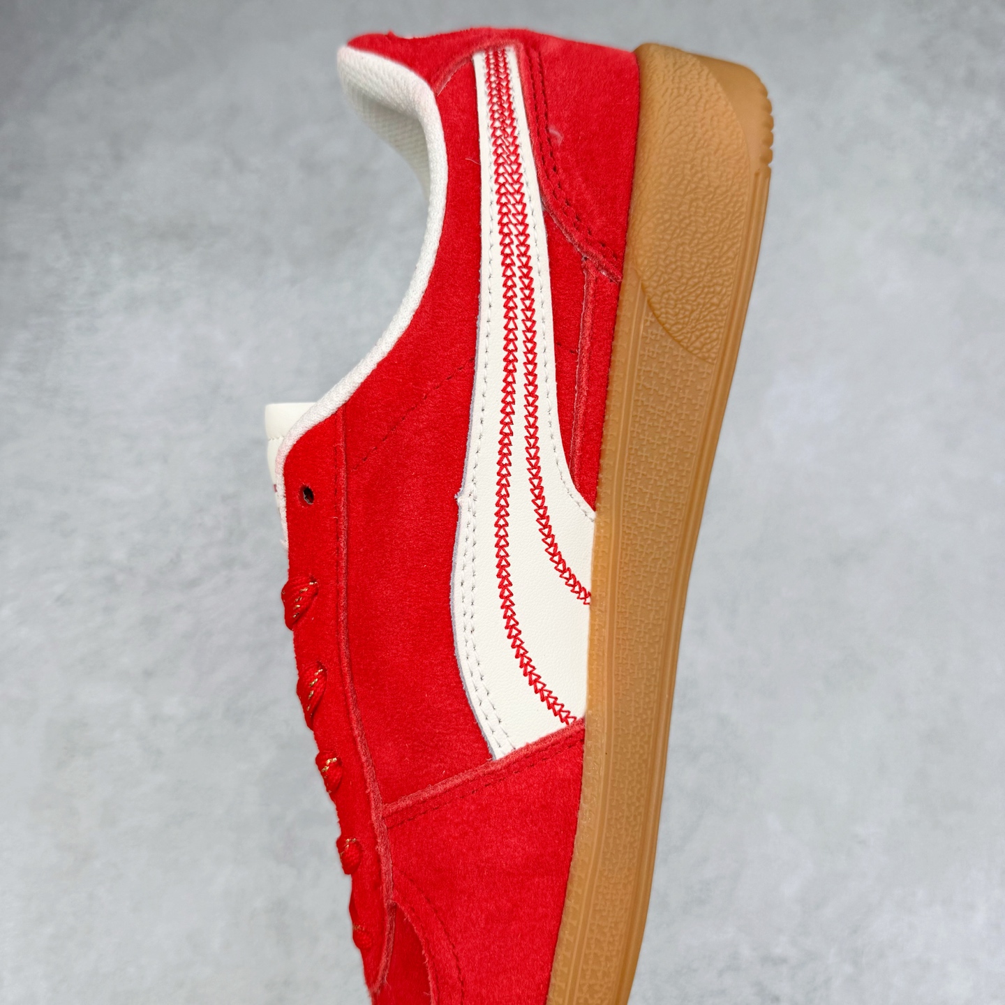 图片[7]-PUMA Palermo Trainer 彪马防滑耐磨低帮德训休闲板鞋 简约又不失设计巧思的帅气风格让它轻松驾驭日常休闲或滑板场合 运动兼具匠心 细节彰显品质 衬垫边缘以提供支撑和灵活性 强化鞋头以承受持续的磨损 耐磨性强 稳定性高 抓地更牢 不易打滑 尺码： 35 36 36.5 37.5 38 38.5 39 40 40.5 41 42 42.5 43 44 45-选品中心