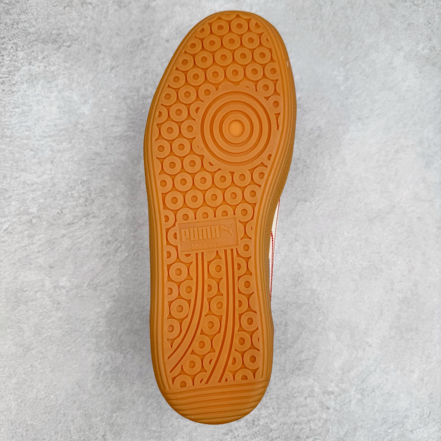 图片[9]-PUMA Palermo Trainer 彪马防滑耐磨低帮德训休闲板鞋 简约又不失设计巧思的帅气风格让它轻松驾驭日常休闲或滑板场合 运动兼具匠心 细节彰显品质 衬垫边缘以提供支撑和灵活性 强化鞋头以承受持续的磨损 耐磨性强 稳定性高 抓地更牢 不易打滑 尺码： 35 36 36.5 37.5 38 38.5 39 40 40.5 41 42 42.5 43 44 45-选品中心