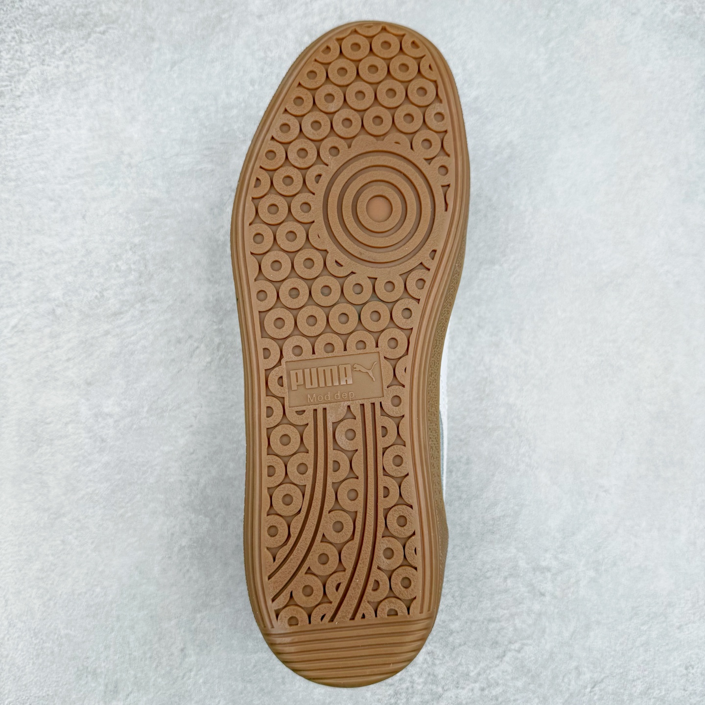 图片[9]-PUMA Palermo Trainer 彪马防滑耐磨低帮德训休闲板鞋 简约又不失设计巧思的帅气风格让它轻松驾驭日常休闲或滑板场合 运动兼具匠心 细节彰显品质 衬垫边缘以提供支撑和灵活性 强化鞋头以承受持续的磨损 耐磨性强 稳定性高 抓地更牢 不易打滑 尺码： 35 36 36.5 37.5 38 38.5 39 40 40.5 41 42 42.5 43 44 45-选品中心