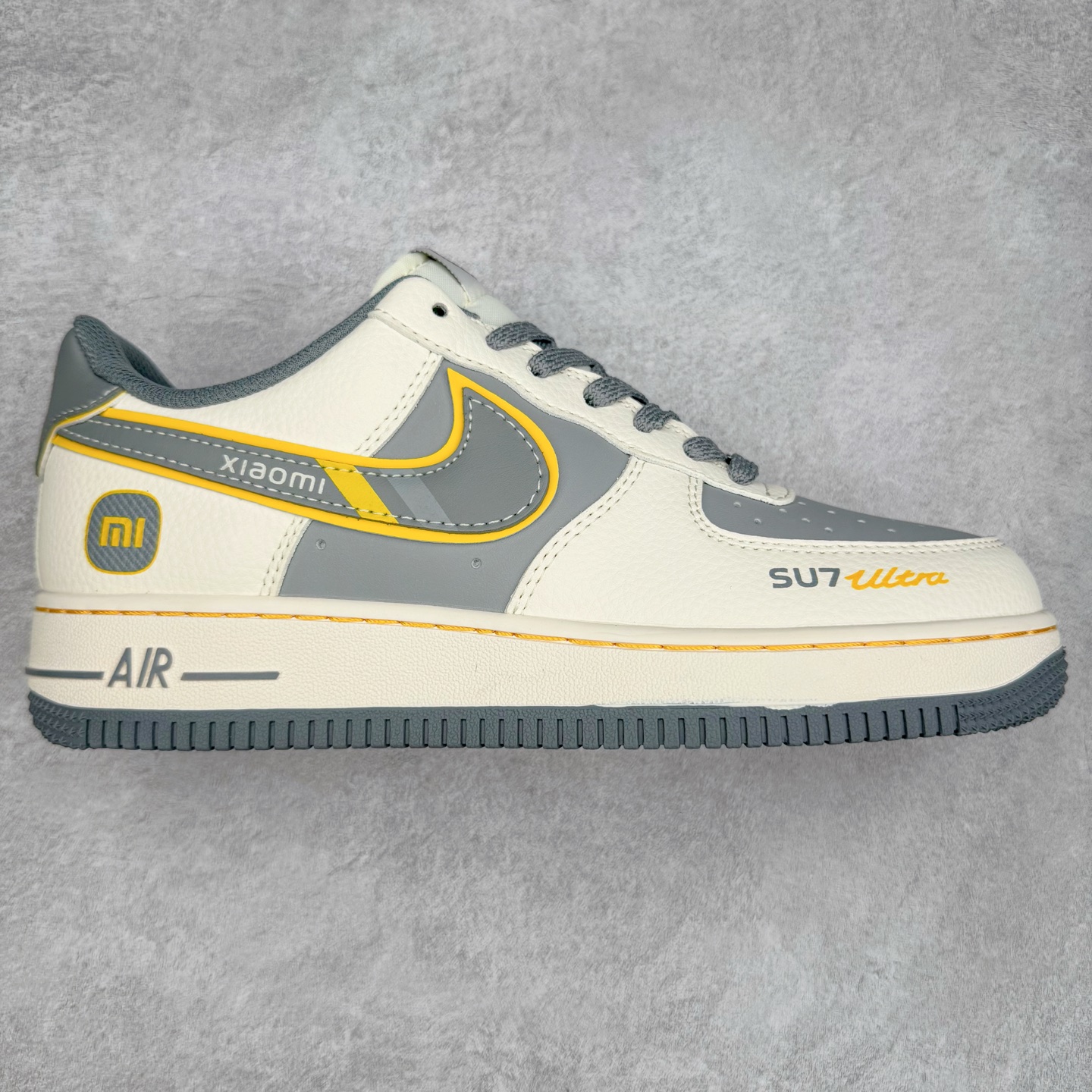 NK Air Force 1´07 Low 空军一号低帮百搭休闲运动板鞋 XX3168-201 柔软、弹性十足的缓震性能和出色的中底设计 横跨复古与现代的外型结合 造就出风靡全球 三十多年的Force 1 直到今天还深受青睐 实拍调校N版已经零色差零失真 百分百还原实物色彩所见即所得 不存在货不对板色差等低级问题 选购参考实物拍摄 不混卖不参货 只用心做好货严格选品 承诺混一赔十 尺码：36 36.5 37.5 38 38.5 39 40 40.5 41 42 42.5 43 44 44.5 45-选品中心