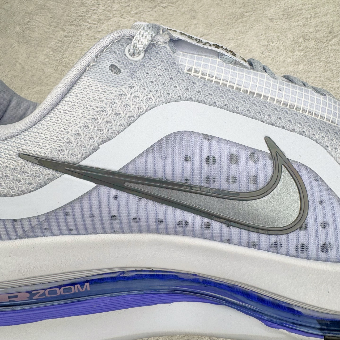 图片[14]-＃纯原 NK Pegasus Premium 飞马全掌气垫跑步运动鞋 HQ2592-004 气垫的究极进化 NIKE2025新王炸 • 在特有Air科技加持下，耐克带来全新Pegasus Premium。这款跑鞋在传承耐克飞马（Pegasus）系列标志性的缓震功能的同时，将首次搭载耐克的塑型可视化Air Zoom气垫单元。• 塑型Air Zoom气垫单元贴合脚部的自然轮廓，帮助跑者在从后跟到脚趾的过渡中能够有效传递力量，带来一种前所未有的轻盈、顺畅回馈体验。中底采用ZoomX泡绵，后跟则使用ReactX泡绵，为跑者提供稳定流畅的推进感。• 塑型可视化Air Zoom气垫单元和精心配置的泡绵组合，让Pegasus Premium成为耐克飞马系列中颇具能量回馈的鞋款。• 全新Pegasus Premium不仅展示了耐克势头强劲的创新周期，证明了其特有的Air科技的强大实力，更体现了耐克倾听和服务运动员的能力。尺码：36 36.5 37.5 38 38.5 39 40 40.5 41 42 42.5 43 44 44.5 45-选品中心