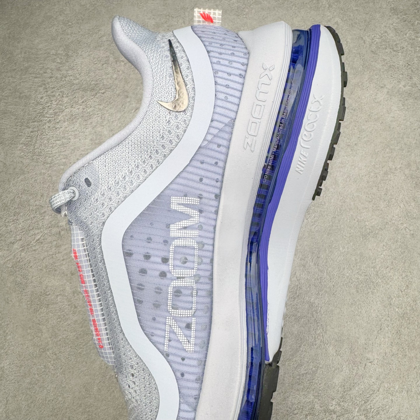 图片[7]-＃纯原 NK Pegasus Premium 飞马全掌气垫跑步运动鞋 HQ2592-004 气垫的究极进化 NIKE2025新王炸 • 在特有Air科技加持下，耐克带来全新Pegasus Premium。这款跑鞋在传承耐克飞马（Pegasus）系列标志性的缓震功能的同时，将首次搭载耐克的塑型可视化Air Zoom气垫单元。• 塑型Air Zoom气垫单元贴合脚部的自然轮廓，帮助跑者在从后跟到脚趾的过渡中能够有效传递力量，带来一种前所未有的轻盈、顺畅回馈体验。中底采用ZoomX泡绵，后跟则使用ReactX泡绵，为跑者提供稳定流畅的推进感。• 塑型可视化Air Zoom气垫单元和精心配置的泡绵组合，让Pegasus Premium成为耐克飞马系列中颇具能量回馈的鞋款。• 全新Pegasus Premium不仅展示了耐克势头强劲的创新周期，证明了其特有的Air科技的强大实力，更体现了耐克倾听和服务运动员的能力。尺码：36 36.5 37.5 38 38.5 39 40 40.5 41 42 42.5 43 44 44.5 45-选品中心