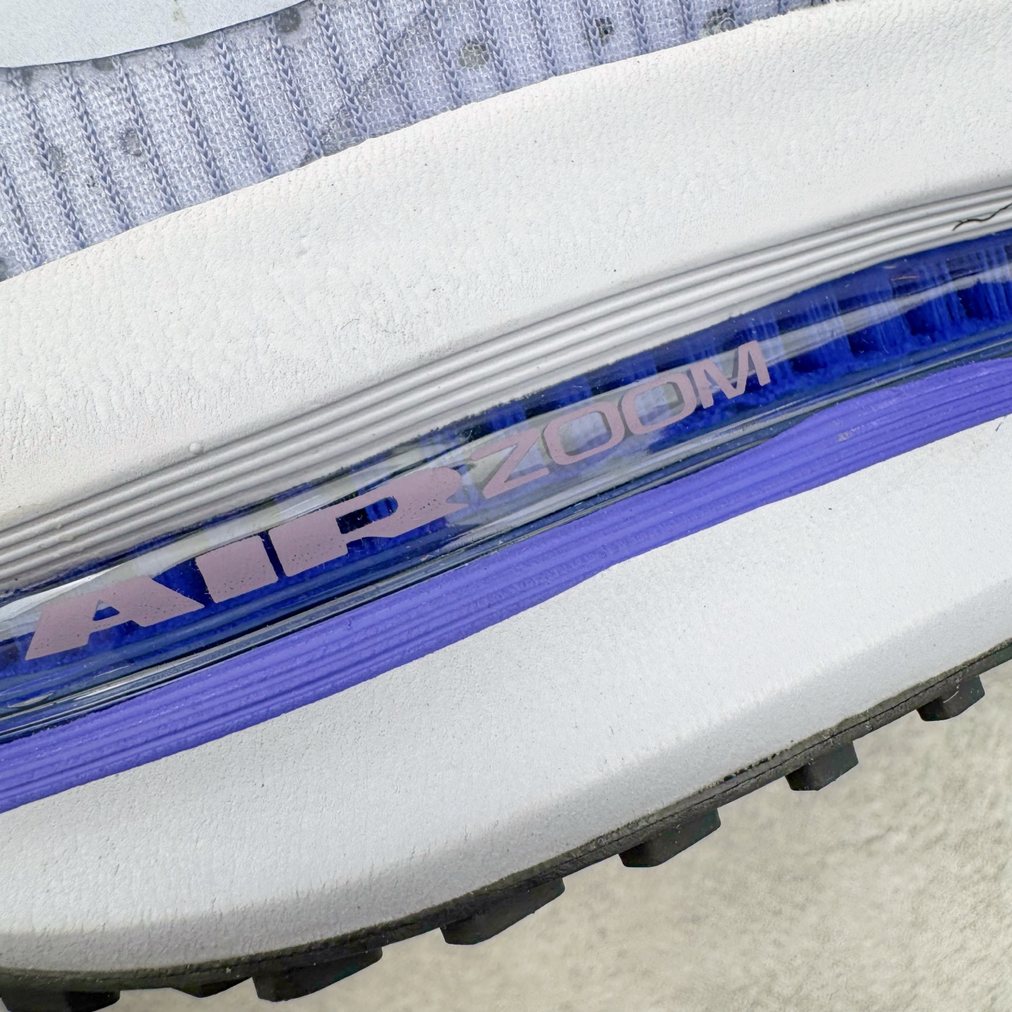 图片[16]-＃纯原 NK Pegasus Premium 飞马全掌气垫跑步运动鞋 HQ2592-004 气垫的究极进化 NIKE2025新王炸 • 在特有Air科技加持下，耐克带来全新Pegasus Premium。这款跑鞋在传承耐克飞马（Pegasus）系列标志性的缓震功能的同时，将首次搭载耐克的塑型可视化Air Zoom气垫单元。• 塑型Air Zoom气垫单元贴合脚部的自然轮廓，帮助跑者在从后跟到脚趾的过渡中能够有效传递力量，带来一种前所未有的轻盈、顺畅回馈体验。中底采用ZoomX泡绵，后跟则使用ReactX泡绵，为跑者提供稳定流畅的推进感。• 塑型可视化Air Zoom气垫单元和精心配置的泡绵组合，让Pegasus Premium成为耐克飞马系列中颇具能量回馈的鞋款。• 全新Pegasus Premium不仅展示了耐克势头强劲的创新周期，证明了其特有的Air科技的强大实力，更体现了耐克倾听和服务运动员的能力。尺码：36 36.5 37.5 38 38.5 39 40 40.5 41 42 42.5 43 44 44.5 45-选品中心