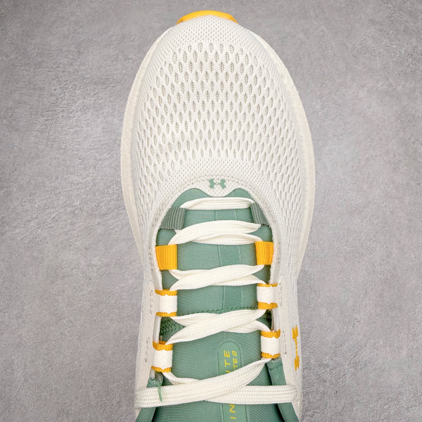 图片[4]-Under Armour Infinite Elite 2 安德玛舒适防滑耐磨低帮越野短跑跑步鞋 Under Armour成立于1996年，创办者是前马里兰橄榄球明星KevinPlank。在美国，提到Under Armour，必然会想起高端和专业的运动装备，Under Armour 逐渐成为“专业”的代名词。Under Armour在专业运动装备领域达到了一定高度，可以说是专业运动装备的优选。实拍调校N版已经零色差零失真 百分百还原实物色彩所见即所得 不存在货不对板色差等低级问题 选购参考实物拍摄 不混卖不参货 只用心做好货严格选品 承诺混一赔十 尺码：36 36.5 37.5 38 38.5 39 40 40.5 41 42 42.5 43 44 44.5 45-选品中心