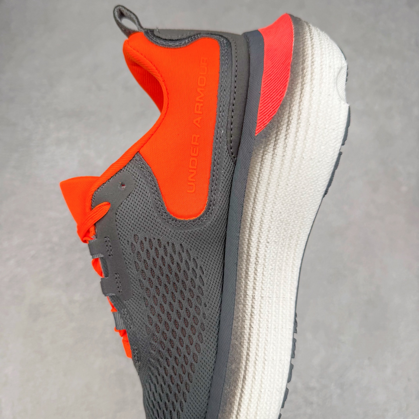 图片[7]-Under Armour Infinite Elite 2 安德玛舒适防滑耐磨低帮越野短跑跑步鞋 Under Armour成立于1996年，创办者是前马里兰橄榄球明星KevinPlank。在美国，提到Under Armour，必然会想起高端和专业的运动装备，Under Armour 逐渐成为“专业”的代名词。Under Armour在专业运动装备领域达到了一定高度，可以说是专业运动装备的优选。实拍调校N版已经零色差零失真 百分百还原实物色彩所见即所得 不存在货不对板色差等低级问题 选购参考实物拍摄 不混卖不参货 只用心做好货严格选品 承诺混一赔十 尺码：36 36.5 37.5 38 38.5 39 40 40.5 41 42 42.5 43 44 44.5 45-选品中心