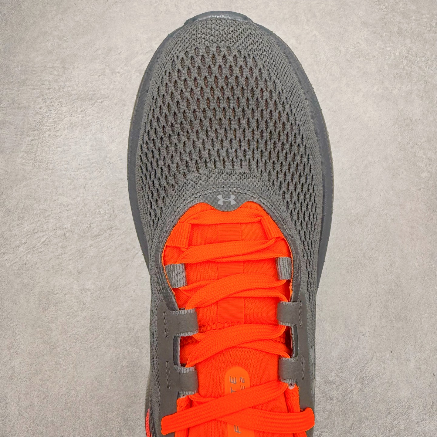 图片[4]-Under Armour Infinite Elite 2 安德玛舒适防滑耐磨低帮越野短跑跑步鞋 Under Armour成立于1996年，创办者是前马里兰橄榄球明星KevinPlank。在美国，提到Under Armour，必然会想起高端和专业的运动装备，Under Armour 逐渐成为“专业”的代名词。Under Armour在专业运动装备领域达到了一定高度，可以说是专业运动装备的优选。实拍调校N版已经零色差零失真 百分百还原实物色彩所见即所得 不存在货不对板色差等低级问题 选购参考实物拍摄 不混卖不参货 只用心做好货严格选品 承诺混一赔十 尺码：36 36.5 37.5 38 38.5 39 40 40.5 41 42 42.5 43 44 44.5 45-选品中心