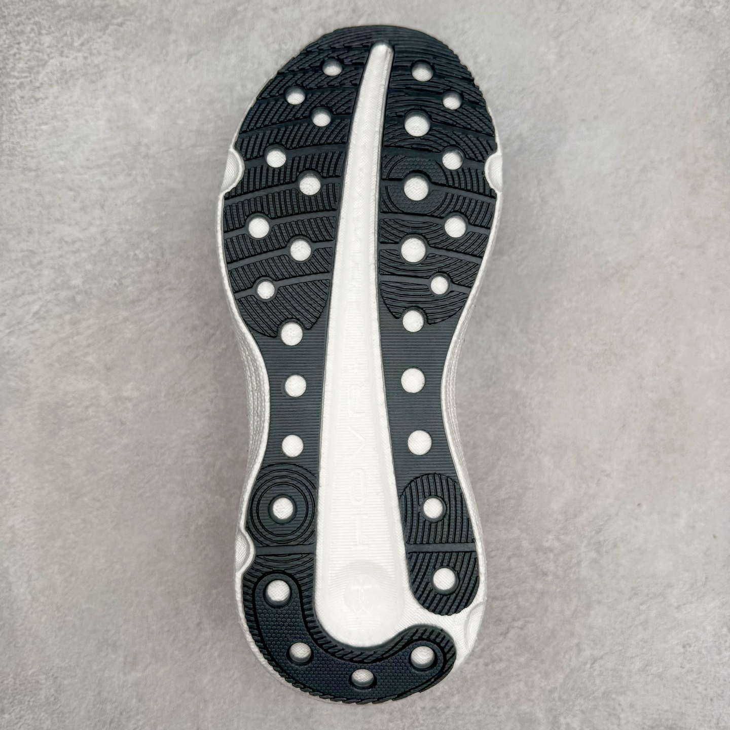 图片[9]-Under Armour Infinite Elite 2 安德玛舒适防滑耐磨低帮越野短跑跑步鞋 Under Armour成立于1996年，创办者是前马里兰橄榄球明星KevinPlank。在美国，提到Under Armour，必然会想起高端和专业的运动装备，Under Armour 逐渐成为“专业”的代名词。Under Armour在专业运动装备领域达到了一定高度，可以说是专业运动装备的优选。实拍调校N版已经零色差零失真 百分百还原实物色彩所见即所得 不存在货不对板色差等低级问题 选购参考实物拍摄 不混卖不参货 只用心做好货严格选品 承诺混一赔十 尺码：36 36.5 37.5 38 38.5 39 40 40.5 41 42 42.5 43 44 44.5 45-选品中心