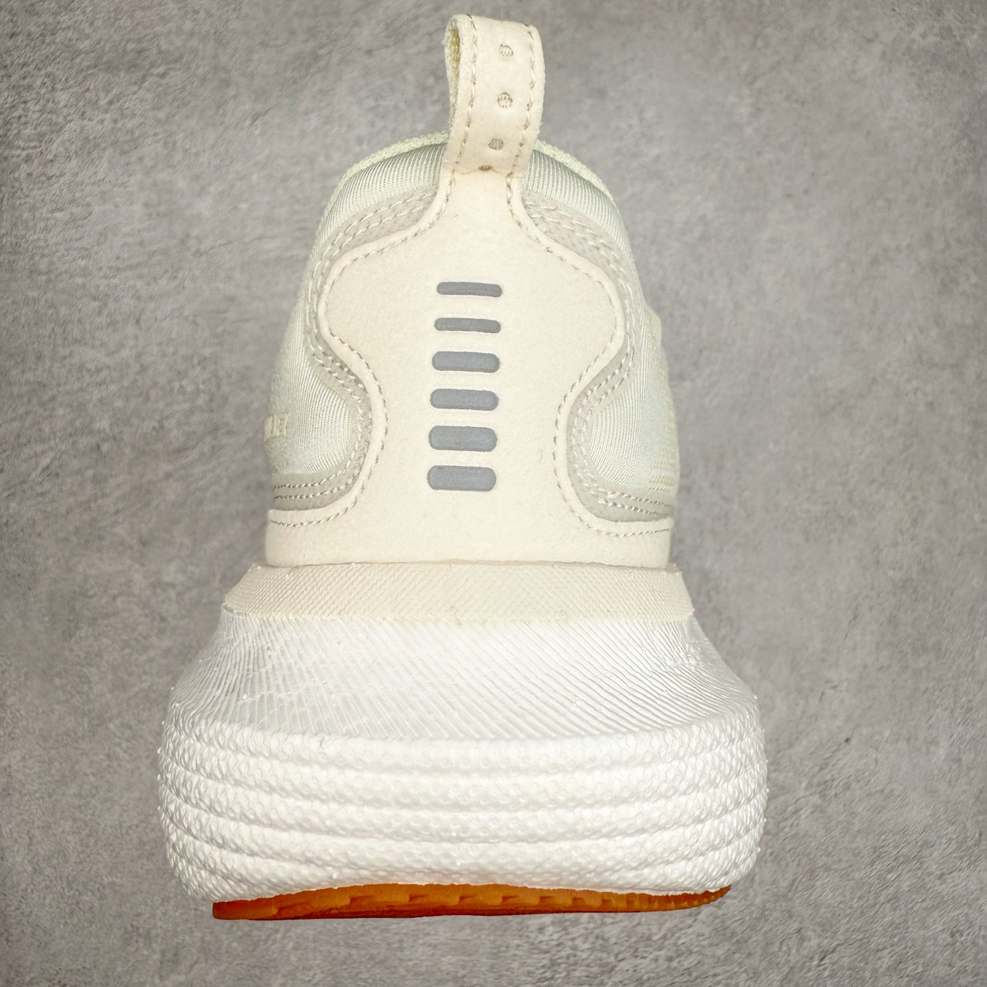 图片[8]-Under Armour Infinite Elite 2 安德玛舒适防滑耐磨低帮越野短跑跑步鞋 Under Armour成立于1996年，创办者是前马里兰橄榄球明星KevinPlank。在美国，提到Under Armour，必然会想起高端和专业的运动装备，Under Armour 逐渐成为“专业”的代名词。Under Armour在专业运动装备领域达到了一定高度，可以说是专业运动装备的优选。实拍调校N版已经零色差零失真 百分百还原实物色彩所见即所得 不存在货不对板色差等低级问题 选购参考实物拍摄 不混卖不参货 只用心做好货严格选品 承诺混一赔十 尺码：36 36.5 37.5 38 38.5 39 40 40.5 41 42 42.5 43 44 44.5 45-选品中心