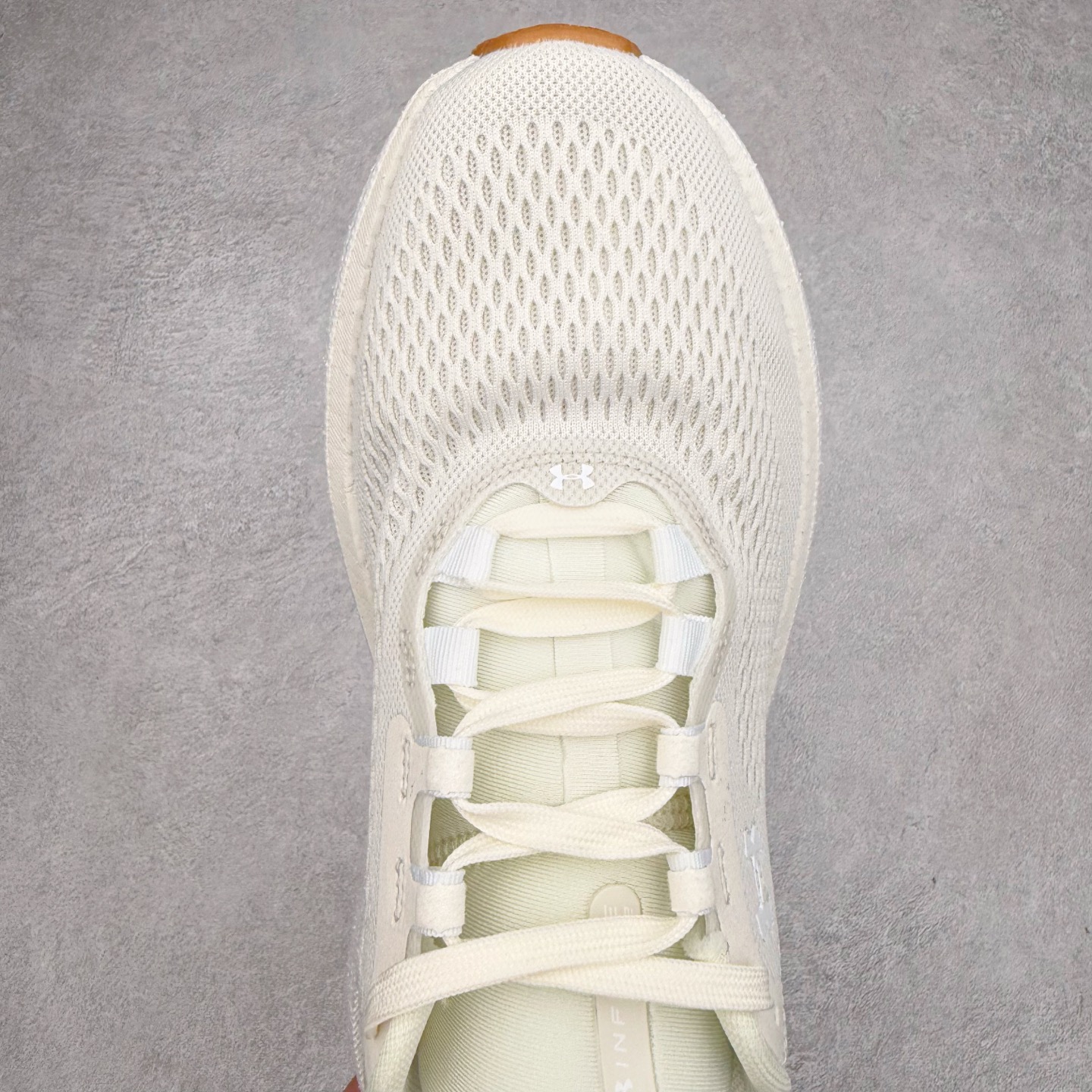 图片[4]-Under Armour Infinite Elite 2 安德玛舒适防滑耐磨低帮越野短跑跑步鞋 Under Armour成立于1996年，创办者是前马里兰橄榄球明星KevinPlank。在美国，提到Under Armour，必然会想起高端和专业的运动装备，Under Armour 逐渐成为“专业”的代名词。Under Armour在专业运动装备领域达到了一定高度，可以说是专业运动装备的优选。实拍调校N版已经零色差零失真 百分百还原实物色彩所见即所得 不存在货不对板色差等低级问题 选购参考实物拍摄 不混卖不参货 只用心做好货严格选品 承诺混一赔十 尺码：36 36.5 37.5 38 38.5 39 40 40.5 41 42 42.5 43 44 44.5 45-选品中心