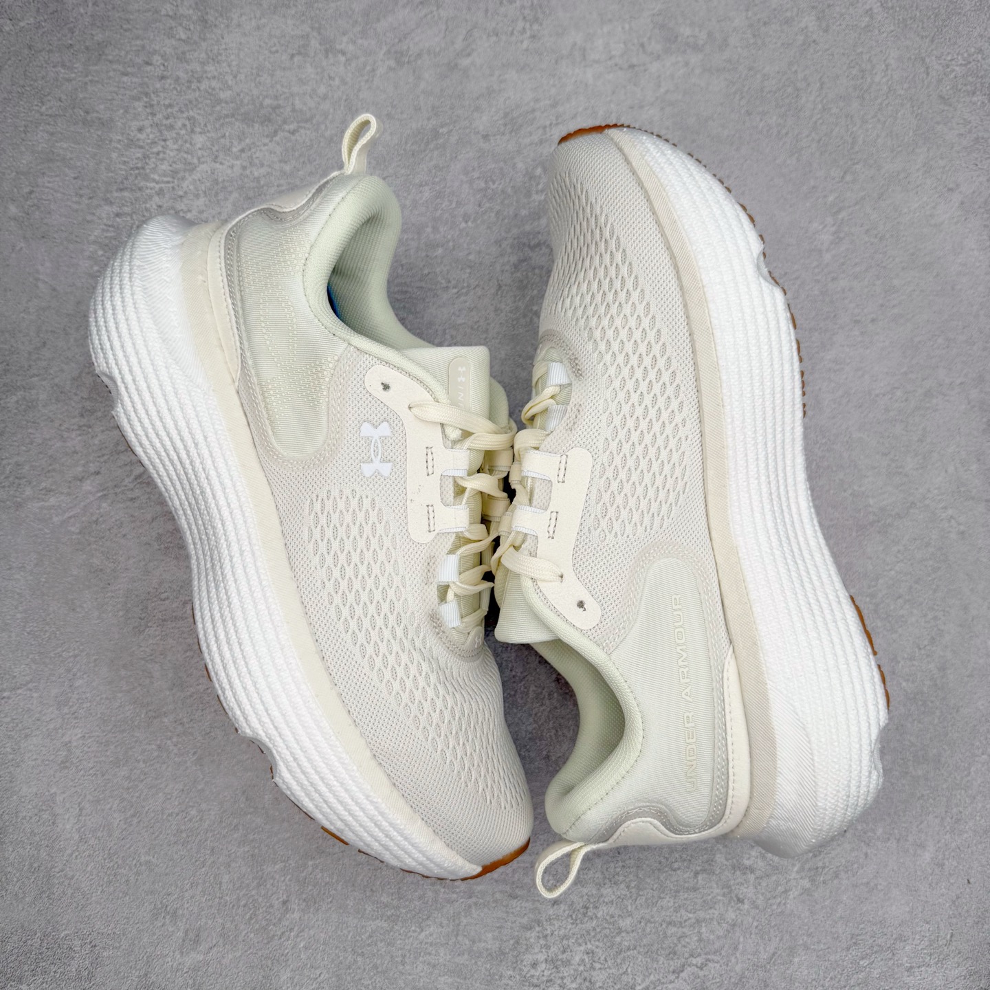 图片[3]-Under Armour Infinite Elite 2 安德玛舒适防滑耐磨低帮越野短跑跑步鞋 Under Armour成立于1996年，创办者是前马里兰橄榄球明星KevinPlank。在美国，提到Under Armour，必然会想起高端和专业的运动装备，Under Armour 逐渐成为“专业”的代名词。Under Armour在专业运动装备领域达到了一定高度，可以说是专业运动装备的优选。实拍调校N版已经零色差零失真 百分百还原实物色彩所见即所得 不存在货不对板色差等低级问题 选购参考实物拍摄 不混卖不参货 只用心做好货严格选品 承诺混一赔十 尺码：36 36.5 37.5 38 38.5 39 40 40.5 41 42 42.5 43 44 44.5 45-选品中心