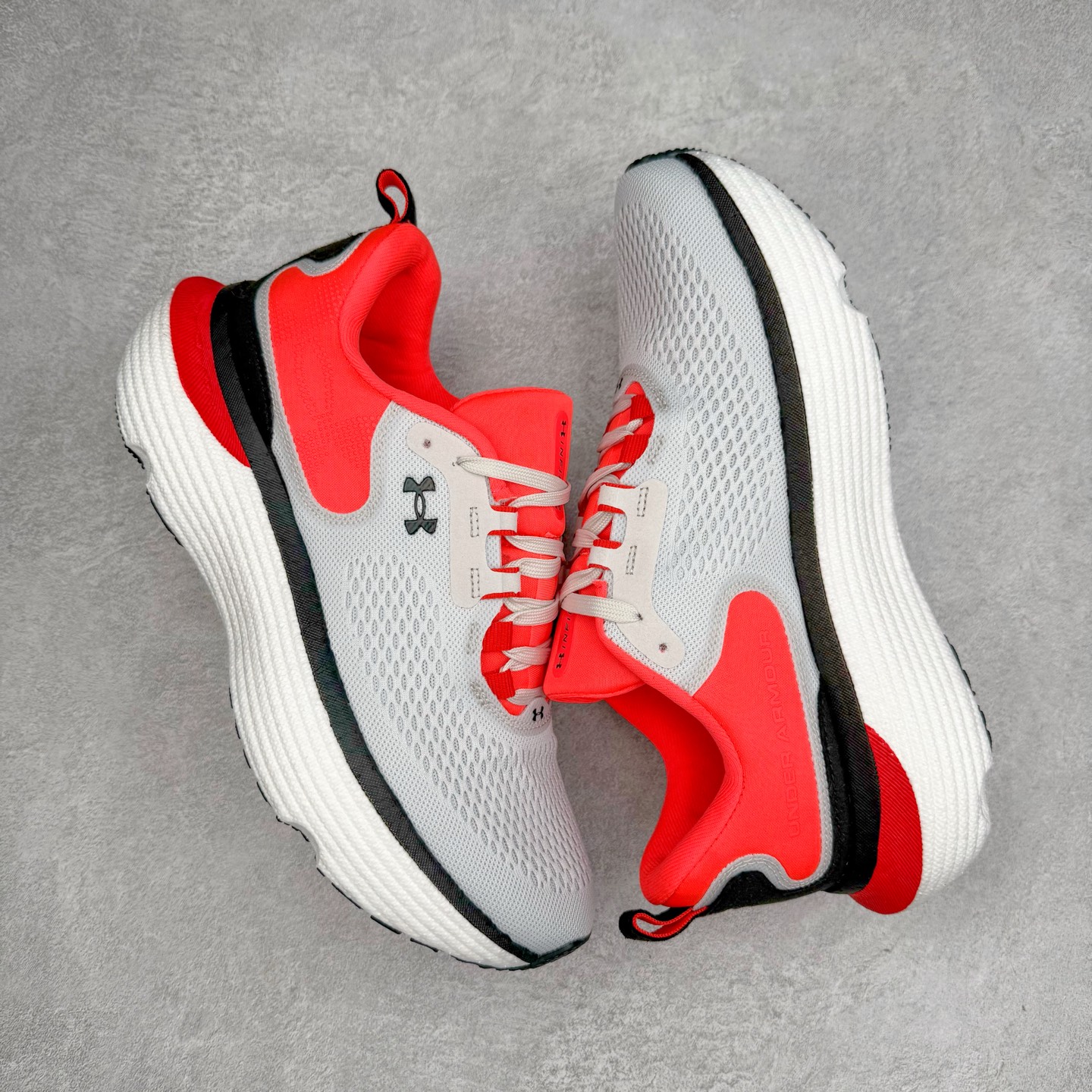 图片[3]-Under Armour Infinite Elite 2 安德玛舒适防滑耐磨低帮越野短跑跑步鞋 Under Armour成立于1996年，创办者是前马里兰橄榄球明星KevinPlank。在美国，提到Under Armour，必然会想起高端和专业的运动装备，Under Armour 逐渐成为“专业”的代名词。Under Armour在专业运动装备领域达到了一定高度，可以说是专业运动装备的优选。实拍调校N版已经零色差零失真 百分百还原实物色彩所见即所得 不存在货不对板色差等低级问题 选购参考实物拍摄 不混卖不参货 只用心做好货严格选品 承诺混一赔十 尺码：36 36.5 37.5 38 38.5 39 40 40.5 41 42 42.5 43 44 44.5 45-选品中心