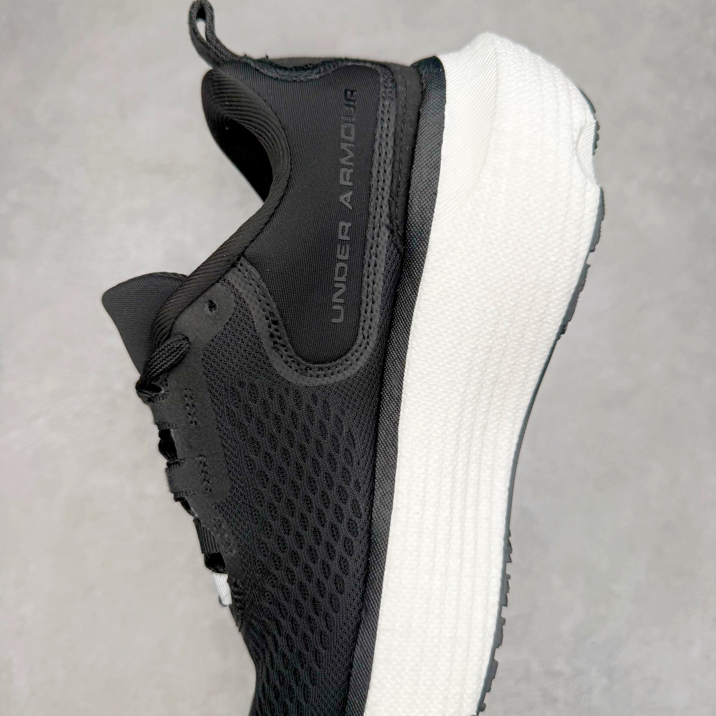 图片[7]-Under Armour Infinite Elite 2 安德玛舒适防滑耐磨低帮越野短跑跑步鞋 Under Armour成立于1996年，创办者是前马里兰橄榄球明星KevinPlank。在美国，提到Under Armour，必然会想起高端和专业的运动装备，Under Armour 逐渐成为“专业”的代名词。Under Armour在专业运动装备领域达到了一定高度，可以说是专业运动装备的优选。实拍调校N版已经零色差零失真 百分百还原实物色彩所见即所得 不存在货不对板色差等低级问题 选购参考实物拍摄 不混卖不参货 只用心做好货严格选品 承诺混一赔十 尺码：36 36.5 37.5 38 38.5 39 40 40.5 41 42 42.5 43 44 44.5 45-选品中心