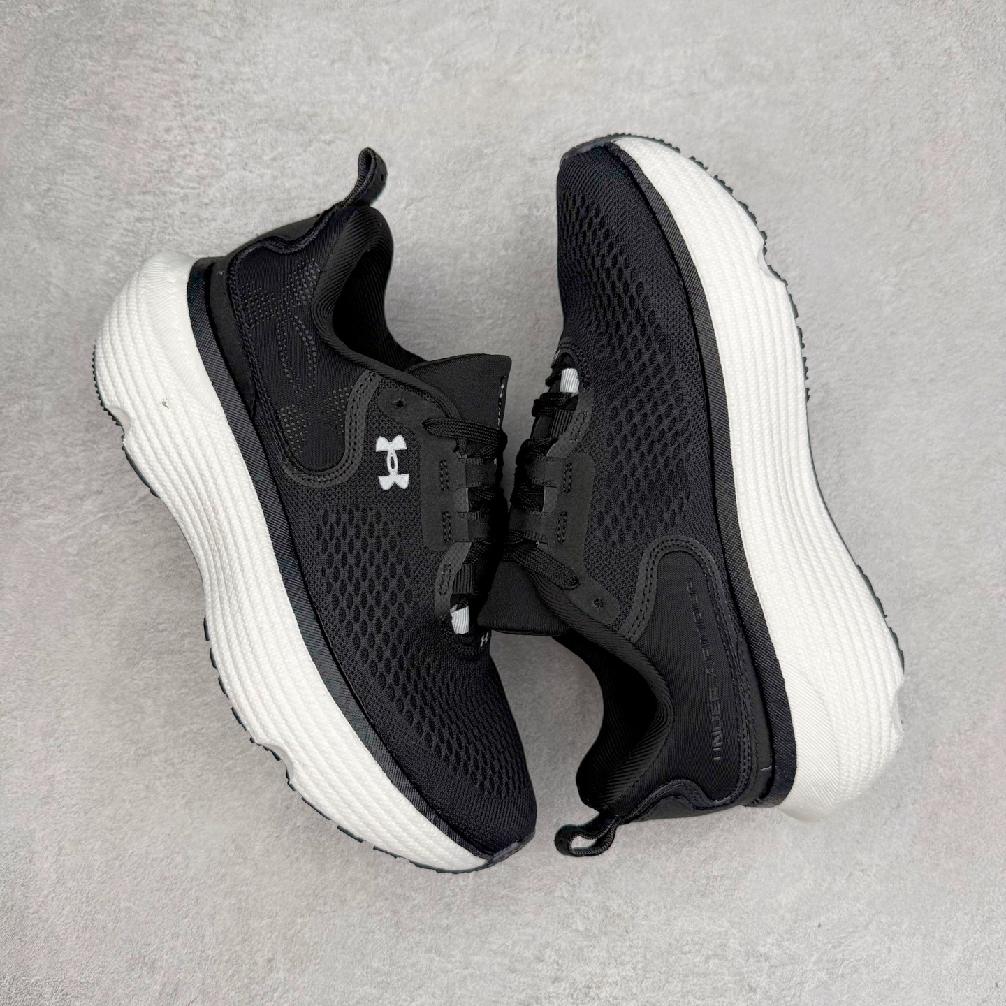 图片[3]-Under Armour Infinite Elite 2 安德玛舒适防滑耐磨低帮越野短跑跑步鞋 Under Armour成立于1996年，创办者是前马里兰橄榄球明星KevinPlank。在美国，提到Under Armour，必然会想起高端和专业的运动装备，Under Armour 逐渐成为“专业”的代名词。Under Armour在专业运动装备领域达到了一定高度，可以说是专业运动装备的优选。实拍调校N版已经零色差零失真 百分百还原实物色彩所见即所得 不存在货不对板色差等低级问题 选购参考实物拍摄 不混卖不参货 只用心做好货严格选品 承诺混一赔十 尺码：36 36.5 37.5 38 38.5 39 40 40.5 41 42 42.5 43 44 44.5 45-选品中心