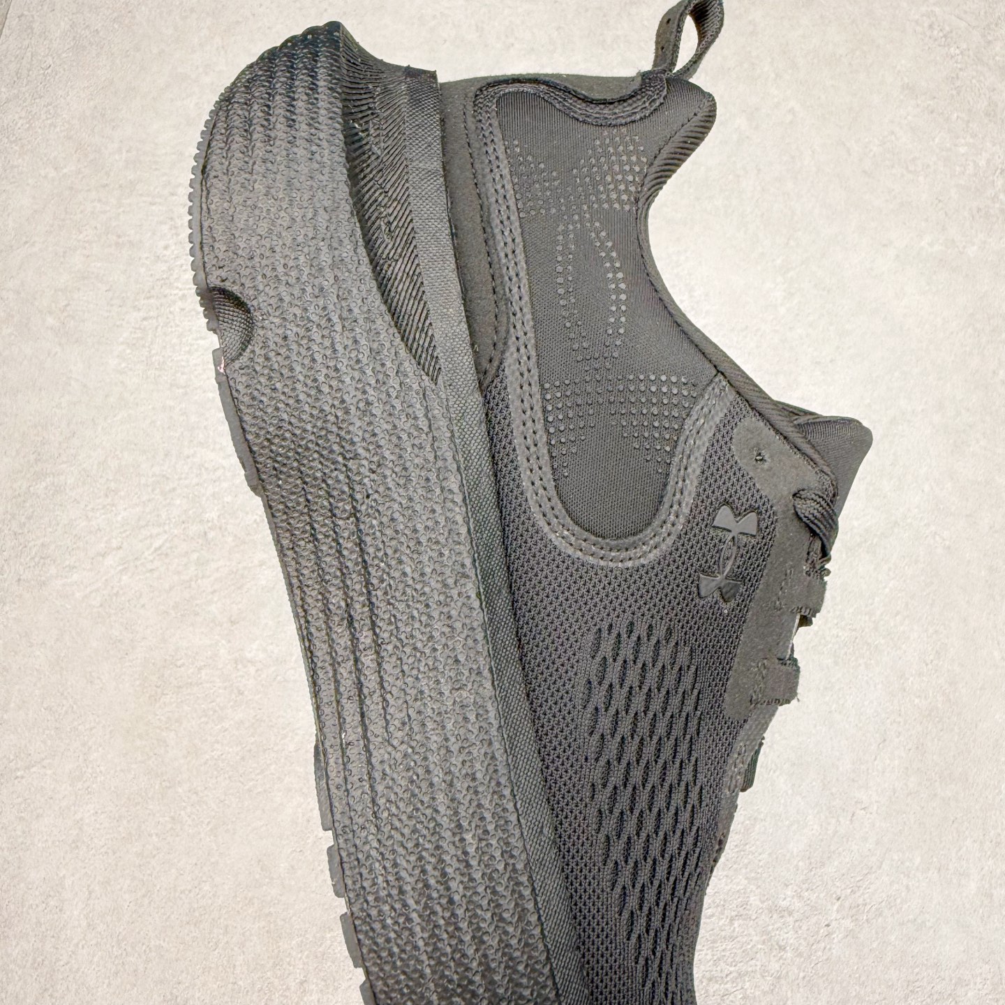 图片[6]-Under Armour Infinite Elite 2 安德玛舒适防滑耐磨低帮越野短跑跑步鞋 Under Armour成立于1996年，创办者是前马里兰橄榄球明星KevinPlank。在美国，提到Under Armour，必然会想起高端和专业的运动装备，Under Armour 逐渐成为“专业”的代名词。Under Armour在专业运动装备领域达到了一定高度，可以说是专业运动装备的优选。实拍调校N版已经零色差零失真 百分百还原实物色彩所见即所得 不存在货不对板色差等低级问题 选购参考实物拍摄 不混卖不参货 只用心做好货严格选品 承诺混一赔十 尺码：36 36.5 37.5 38 38.5 39 40 40.5 41 42 42.5 43 44 44.5 45-选品中心