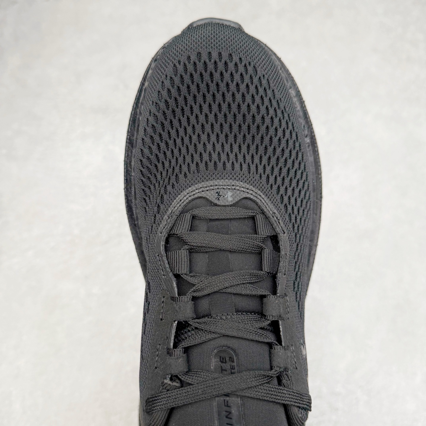 图片[4]-Under Armour Infinite Elite 2 安德玛舒适防滑耐磨低帮越野短跑跑步鞋 Under Armour成立于1996年，创办者是前马里兰橄榄球明星KevinPlank。在美国，提到Under Armour，必然会想起高端和专业的运动装备，Under Armour 逐渐成为“专业”的代名词。Under Armour在专业运动装备领域达到了一定高度，可以说是专业运动装备的优选。实拍调校N版已经零色差零失真 百分百还原实物色彩所见即所得 不存在货不对板色差等低级问题 选购参考实物拍摄 不混卖不参货 只用心做好货严格选品 承诺混一赔十 尺码：36 36.5 37.5 38 38.5 39 40 40.5 41 42 42.5 43 44 44.5 45-选品中心