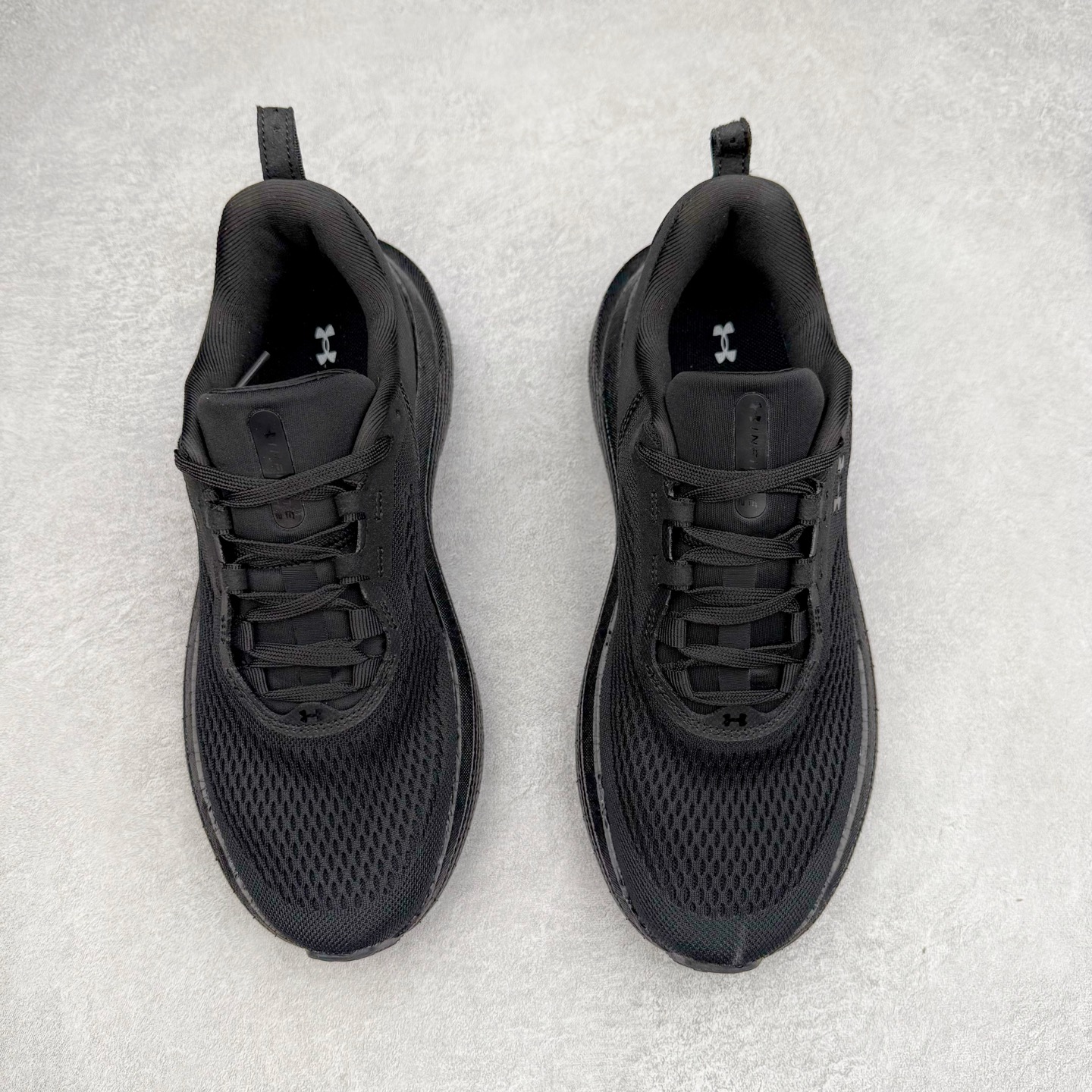 图片[2]-Under Armour Infinite Elite 2 安德玛舒适防滑耐磨低帮越野短跑跑步鞋 Under Armour成立于1996年，创办者是前马里兰橄榄球明星KevinPlank。在美国，提到Under Armour，必然会想起高端和专业的运动装备，Under Armour 逐渐成为“专业”的代名词。Under Armour在专业运动装备领域达到了一定高度，可以说是专业运动装备的优选。实拍调校N版已经零色差零失真 百分百还原实物色彩所见即所得 不存在货不对板色差等低级问题 选购参考实物拍摄 不混卖不参货 只用心做好货严格选品 承诺混一赔十 尺码：36 36.5 37.5 38 38.5 39 40 40.5 41 42 42.5 43 44 44.5 45-选品中心