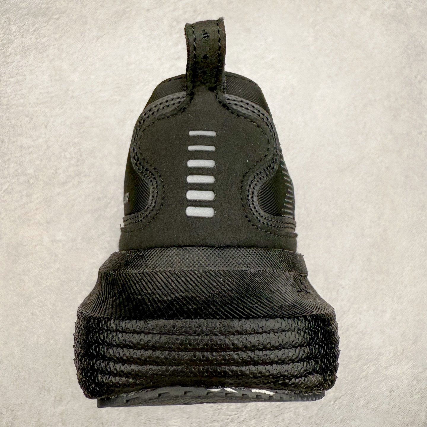 图片[8]-Under Armour Infinite Elite 2 安德玛舒适防滑耐磨低帮越野短跑跑步鞋 Under Armour成立于1996年，创办者是前马里兰橄榄球明星KevinPlank。在美国，提到Under Armour，必然会想起高端和专业的运动装备，Under Armour 逐渐成为“专业”的代名词。Under Armour在专业运动装备领域达到了一定高度，可以说是专业运动装备的优选。实拍调校N版已经零色差零失真 百分百还原实物色彩所见即所得 不存在货不对板色差等低级问题 选购参考实物拍摄 不混卖不参货 只用心做好货严格选品 承诺混一赔十 尺码：36 36.5 37.5 38 38.5 39 40 40.5 41 42 42.5 43 44 44.5 45-选品中心