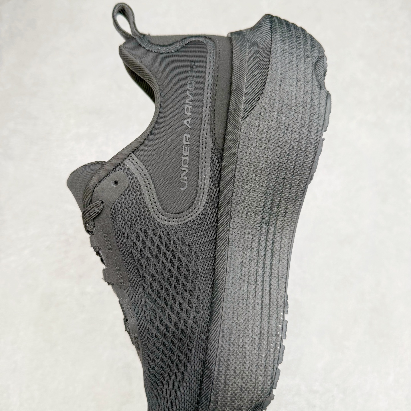 图片[7]-Under Armour Infinite Elite 2 安德玛舒适防滑耐磨低帮越野短跑跑步鞋 Under Armour成立于1996年，创办者是前马里兰橄榄球明星KevinPlank。在美国，提到Under Armour，必然会想起高端和专业的运动装备，Under Armour 逐渐成为“专业”的代名词。Under Armour在专业运动装备领域达到了一定高度，可以说是专业运动装备的优选。实拍调校N版已经零色差零失真 百分百还原实物色彩所见即所得 不存在货不对板色差等低级问题 选购参考实物拍摄 不混卖不参货 只用心做好货严格选品 承诺混一赔十 尺码：36 36.5 37.5 38 38.5 39 40 40.5 41 42 42.5 43 44 44.5 45-选品中心