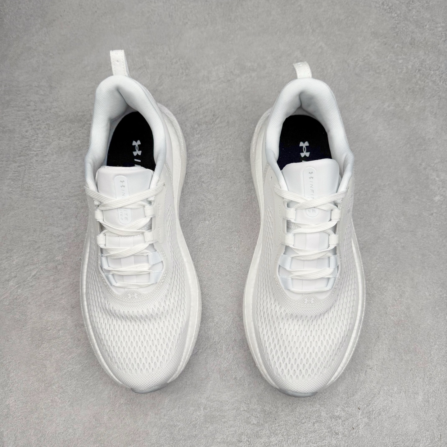 图片[2]-Under Armour Infinite Elite 2 安德玛舒适防滑耐磨低帮越野短跑跑步鞋 Under Armour成立于1996年，创办者是前马里兰橄榄球明星KevinPlank。在美国，提到Under Armour，必然会想起高端和专业的运动装备，Under Armour 逐渐成为“专业”的代名词。Under Armour在专业运动装备领域达到了一定高度，可以说是专业运动装备的优选。实拍调校N版已经零色差零失真 百分百还原实物色彩所见即所得 不存在货不对板色差等低级问题 选购参考实物拍摄 不混卖不参货 只用心做好货严格选品 承诺混一赔十 尺码：36 36.5 37.5 38 38.5 39 40 40.5 41 42 42.5 43 44 44.5 45-选品中心