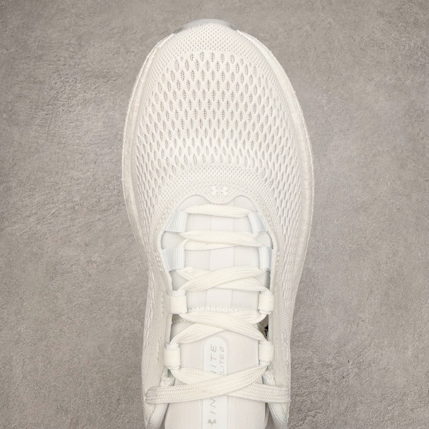 图片[4]-Under Armour Infinite Elite 2 安德玛舒适防滑耐磨低帮越野短跑跑步鞋 Under Armour成立于1996年，创办者是前马里兰橄榄球明星KevinPlank。在美国，提到Under Armour，必然会想起高端和专业的运动装备，Under Armour 逐渐成为“专业”的代名词。Under Armour在专业运动装备领域达到了一定高度，可以说是专业运动装备的优选。实拍调校N版已经零色差零失真 百分百还原实物色彩所见即所得 不存在货不对板色差等低级问题 选购参考实物拍摄 不混卖不参货 只用心做好货严格选品 承诺混一赔十 尺码：36 36.5 37.5 38 38.5 39 40 40.5 41 42 42.5 43 44 44.5 45-选品中心