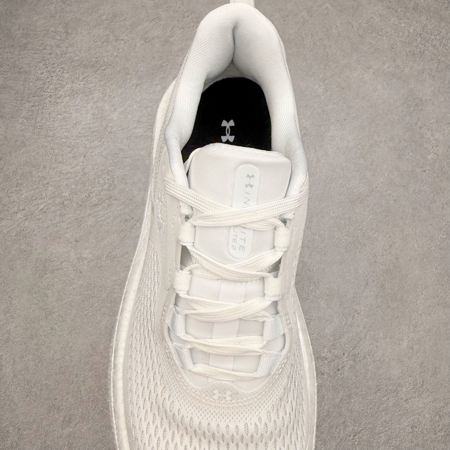 图片[5]-Under Armour Infinite Elite 2 安德玛舒适防滑耐磨低帮越野短跑跑步鞋 Under Armour成立于1996年，创办者是前马里兰橄榄球明星KevinPlank。在美国，提到Under Armour，必然会想起高端和专业的运动装备，Under Armour 逐渐成为“专业”的代名词。Under Armour在专业运动装备领域达到了一定高度，可以说是专业运动装备的优选。实拍调校N版已经零色差零失真 百分百还原实物色彩所见即所得 不存在货不对板色差等低级问题 选购参考实物拍摄 不混卖不参货 只用心做好货严格选品 承诺混一赔十 尺码：36 36.5 37.5 38 38.5 39 40 40.5 41 42 42.5 43 44 44.5 45-选品中心