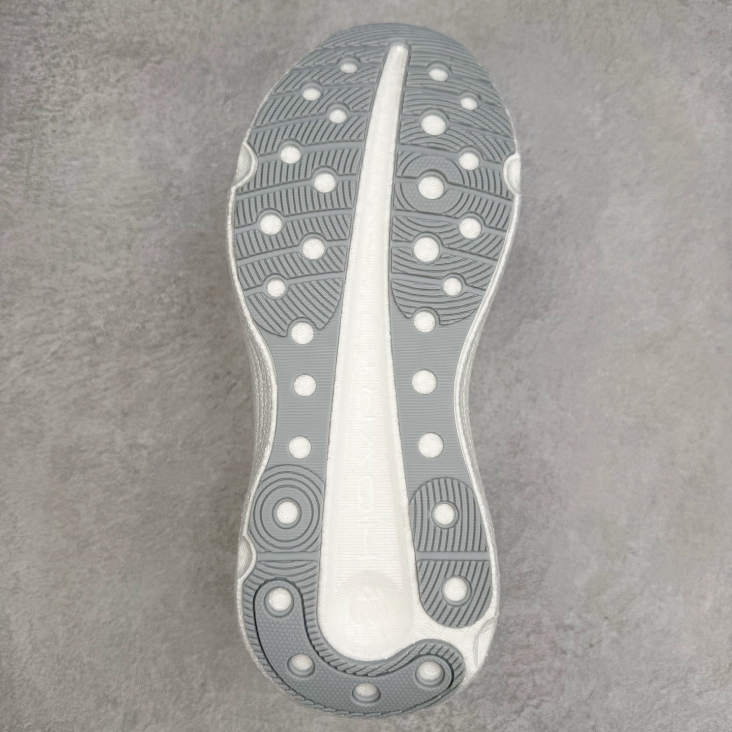 图片[9]-Under Armour Infinite Elite 2 安德玛舒适防滑耐磨低帮越野短跑跑步鞋 Under Armour成立于1996年，创办者是前马里兰橄榄球明星KevinPlank。在美国，提到Under Armour，必然会想起高端和专业的运动装备，Under Armour 逐渐成为“专业”的代名词。Under Armour在专业运动装备领域达到了一定高度，可以说是专业运动装备的优选。实拍调校N版已经零色差零失真 百分百还原实物色彩所见即所得 不存在货不对板色差等低级问题 选购参考实物拍摄 不混卖不参货 只用心做好货严格选品 承诺混一赔十 尺码：36 36.5 37.5 38 38.5 39 40 40.5 41 42 42.5 43 44 44.5 45-选品中心