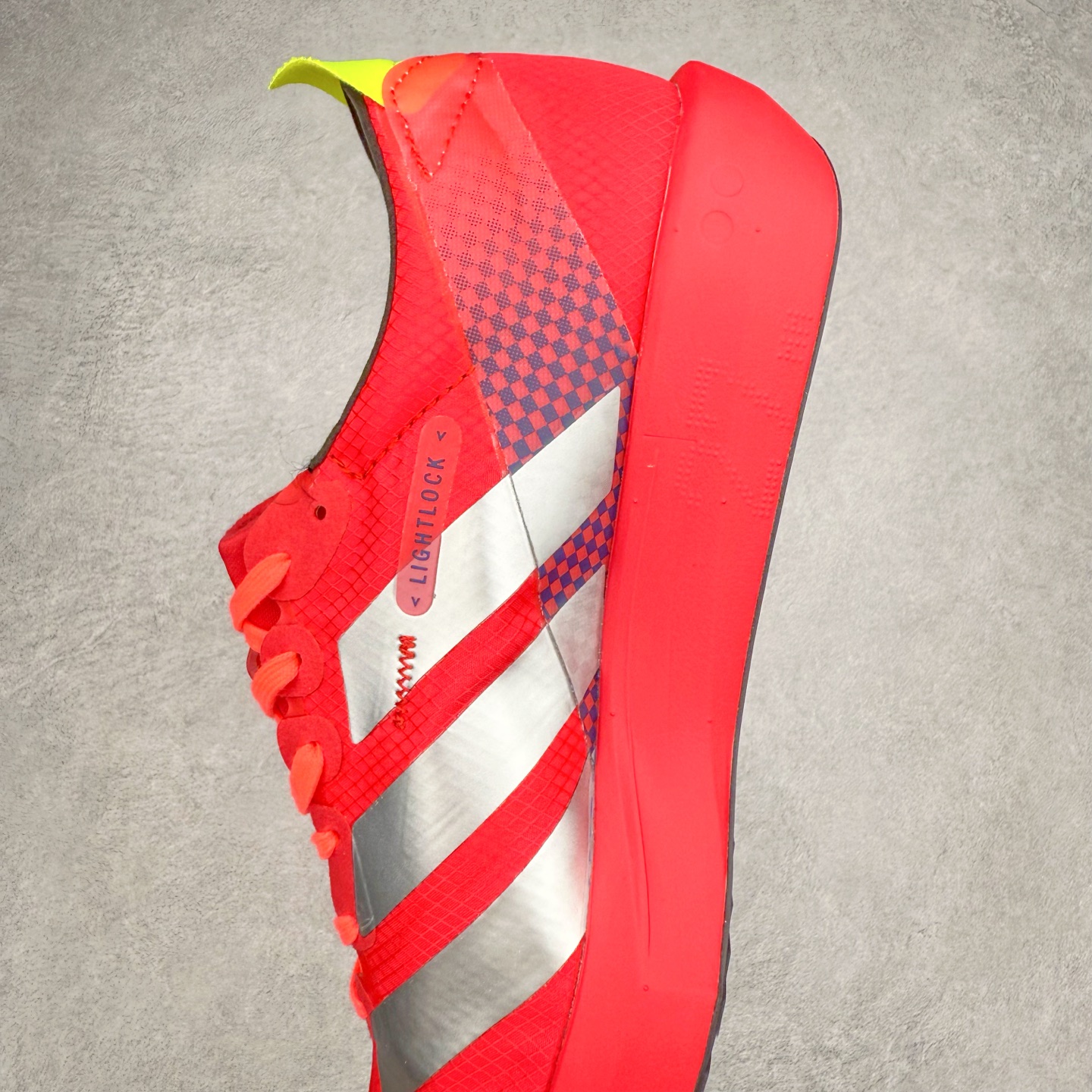 图片[7]-AD Adizero Adios 9 M 阿迪超轻透气缓震跑鞋 IH5747 马牌橡胶大底+超临界爆米花中底+尼龙抗扭片 此款是ADIOS系列最轻的鞋 41 单只170克 整体外观造型与adiZero Adios Pro EVO 1非常相似 中底配置方面搭载全掌Lightstrike Pro 鞋面采用透气网面示人 契合日常训练鞋的定位 更加耐用 外底给到了马牌橡胶 及上代竞速旗舰adidas Adizero Adios Pro 3区域分布 尺码：36 36.5 37 38 38.5 39 40 40.5 41 42 42.5 43 44 44.5 45-选品中心