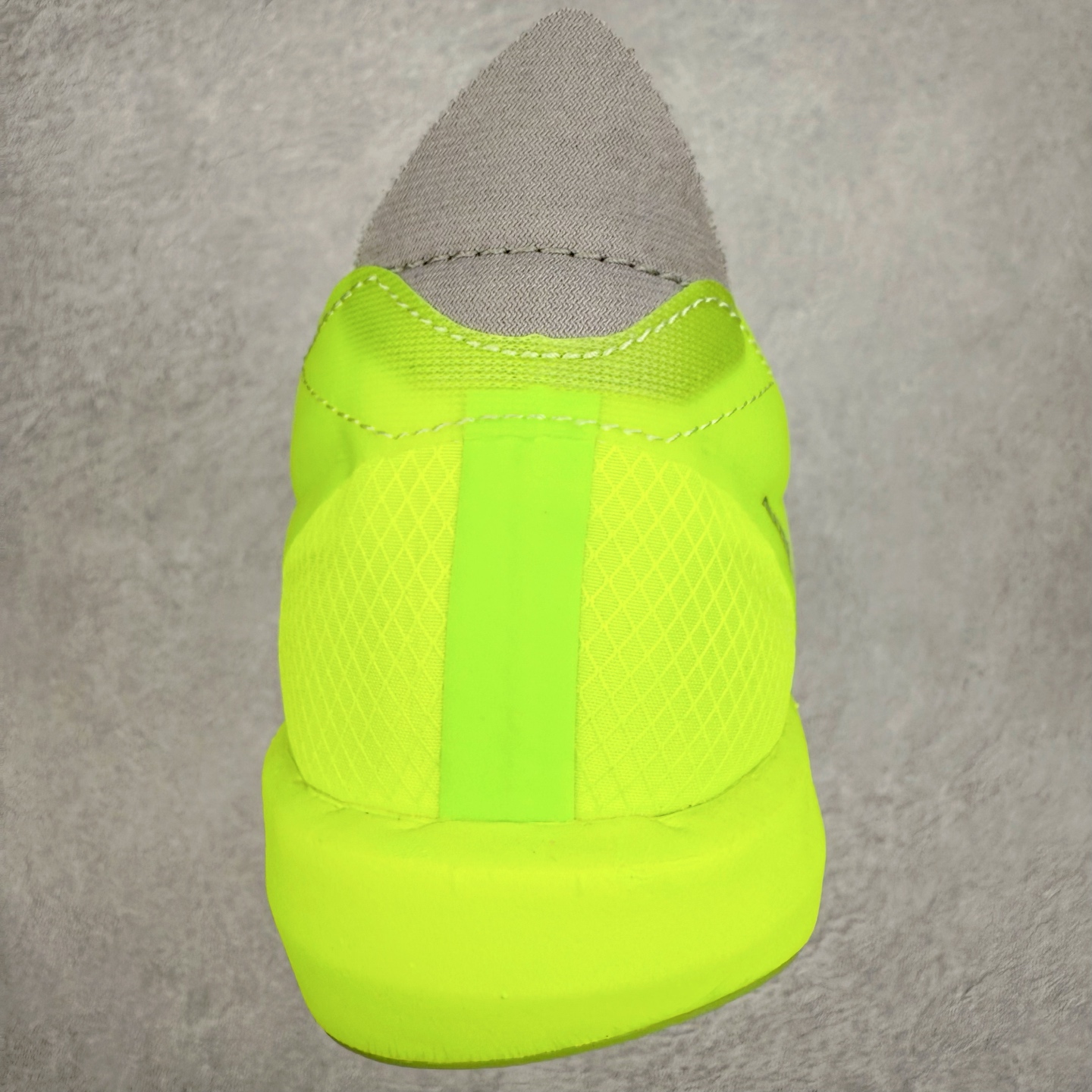 图片[8]-AD Adizero Adios 9 M 阿迪超轻透气缓震跑鞋 IH5066 马牌橡胶大底+超临界爆米花中底+尼龙抗扭片 此款是ADIOS系列最轻的鞋 41 单只170克 整体外观造型与adiZero Adios Pro EVO 1非常相似 中底配置方面搭载全掌Lightstrike Pro 鞋面采用透气网面示人 契合日常训练鞋的定位 更加耐用 外底给到了马牌橡胶 及上代竞速旗舰adidas Adizero Adios Pro 3区域分布 尺码：36 36.5 37 38 38.5 39 40 40.5 41 42 42.5 43 44 44.5 45-选品中心